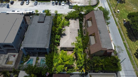 Tiny photo for 640 NE 8TH Avenue, Fort Lauderdale, FL 33304 (MLS # B26053615)