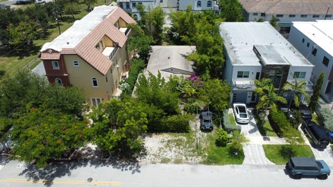 Tiny photo for 640 NE 8TH Avenue, Fort Lauderdale, FL 33304 (MLS # B26053615)