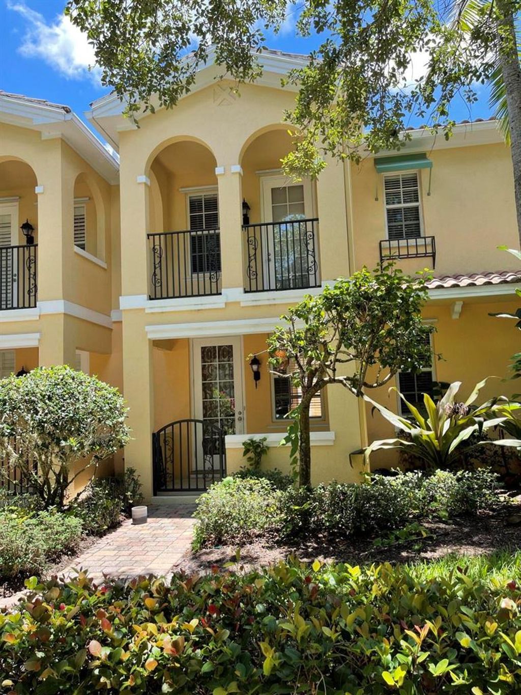 Photo of 4111 Community Drive Dr, Jupiter, FL 33458 (MLS # R10818007)