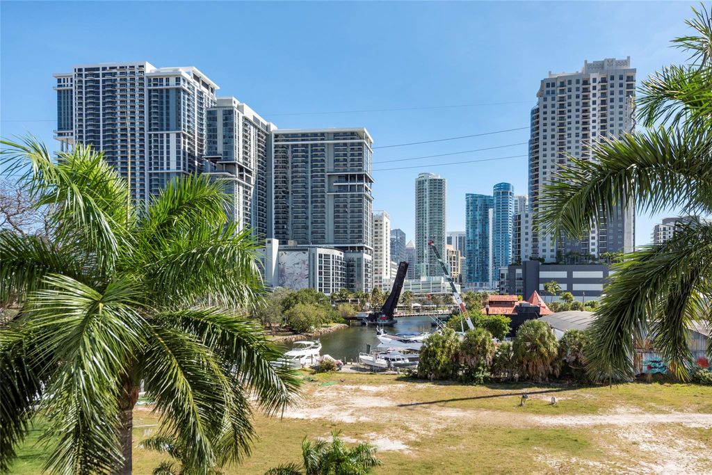 Photo of 401 SW 4th Avenue #401, Fort Lauderdale, FL 33315 (MLS # F10552629)