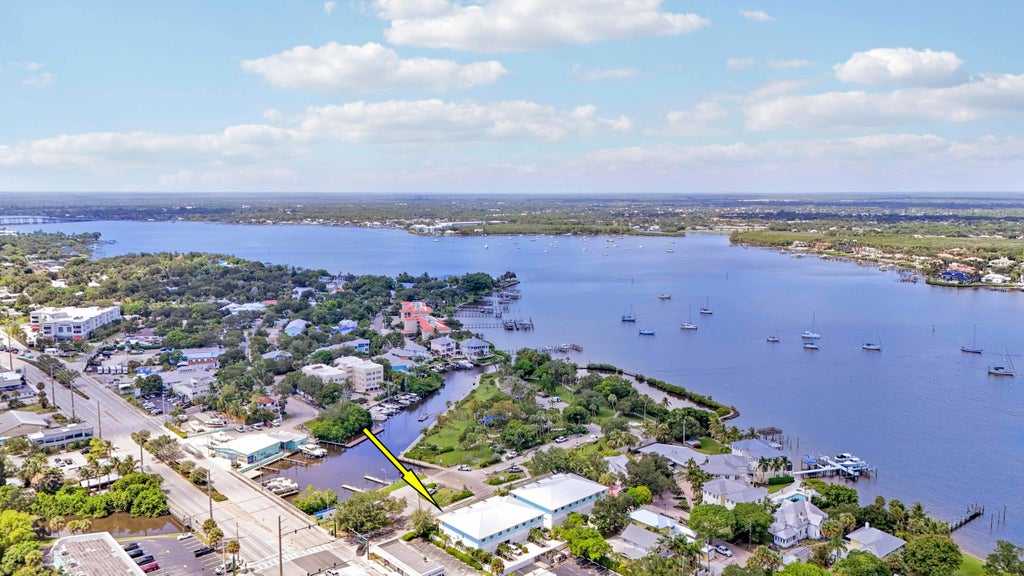 Photo of 513 SW Ocean Boulevard, Stuart, FL 34994 (MLS # B26069740)