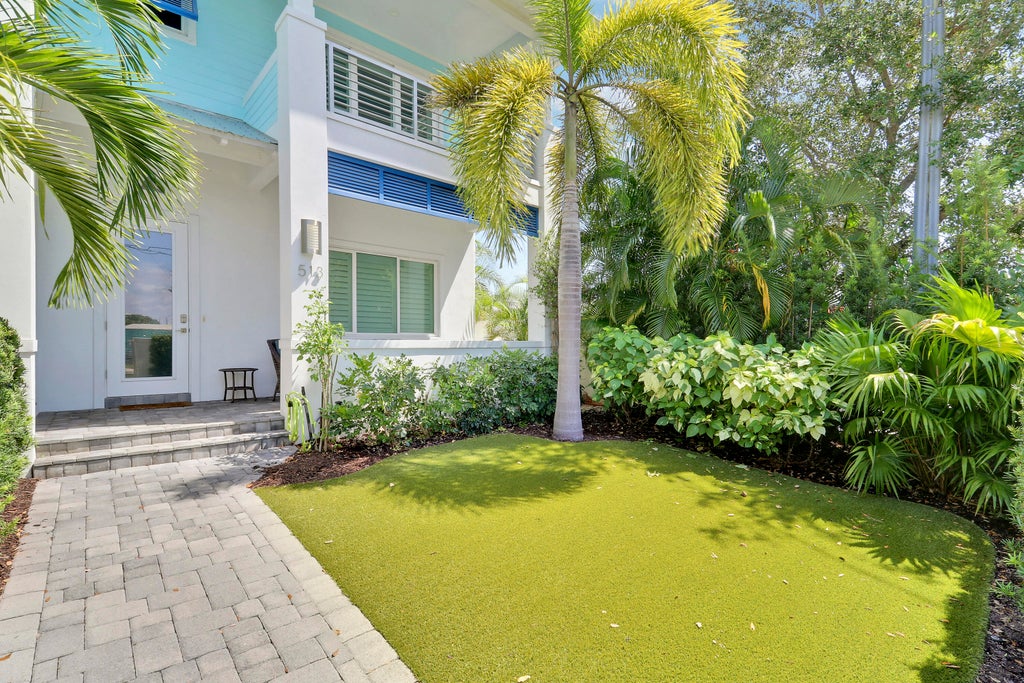 Photo of 513 SW Ocean Boulevard, Stuart, FL 34994 (MLS # B26069740)