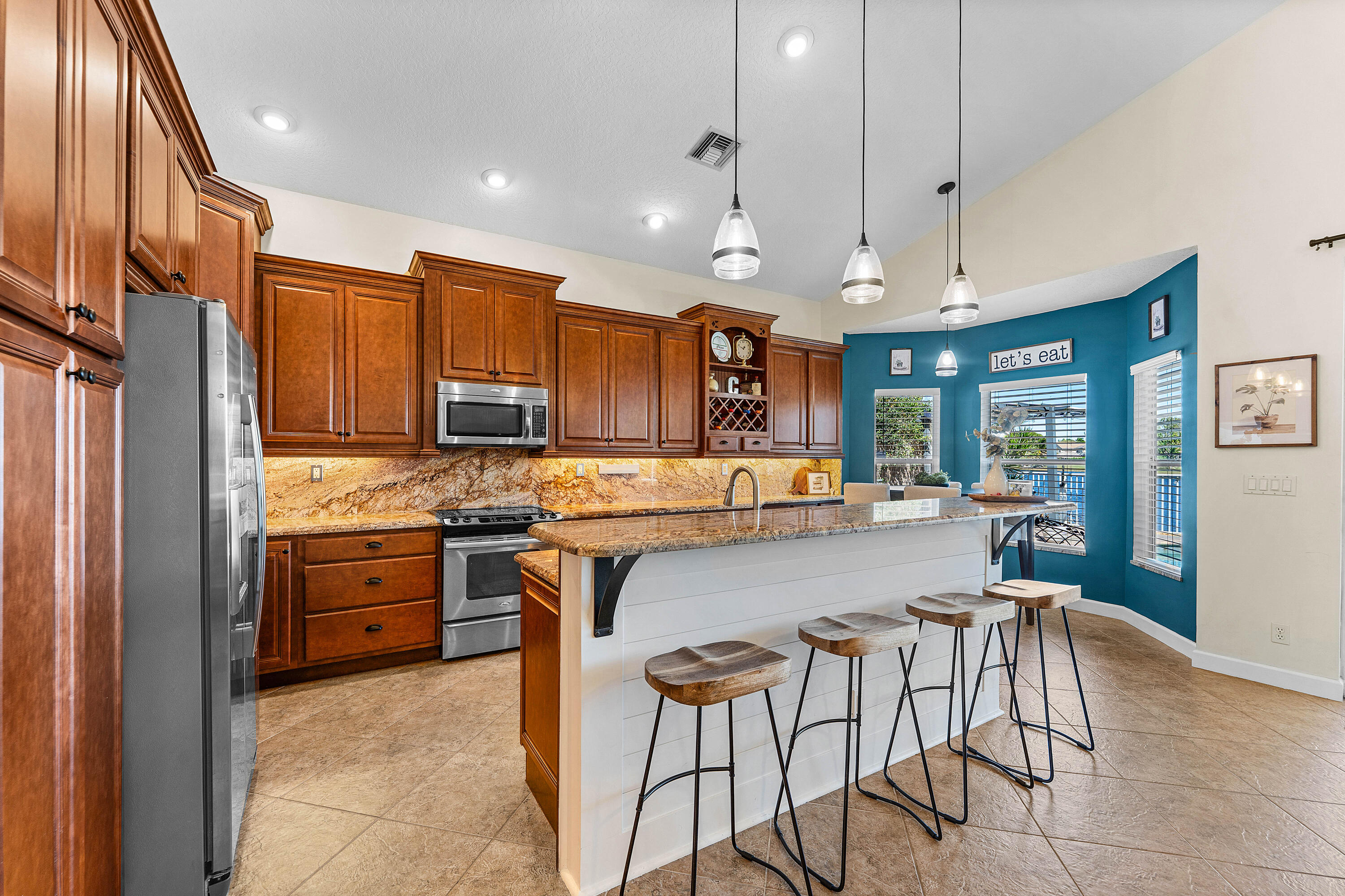 LAKE CHARLESTON TR W - Residential