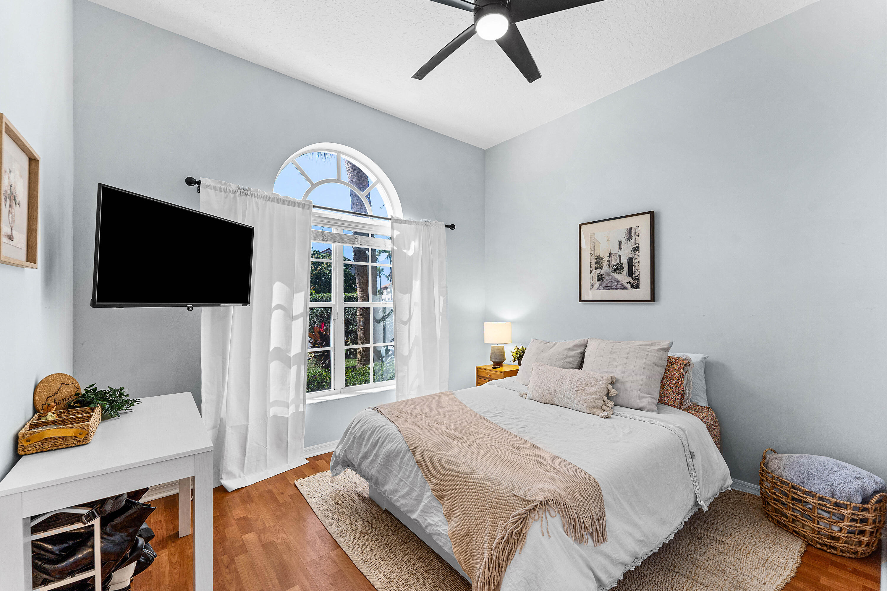 LAKE CHARLESTON TR W - Residential