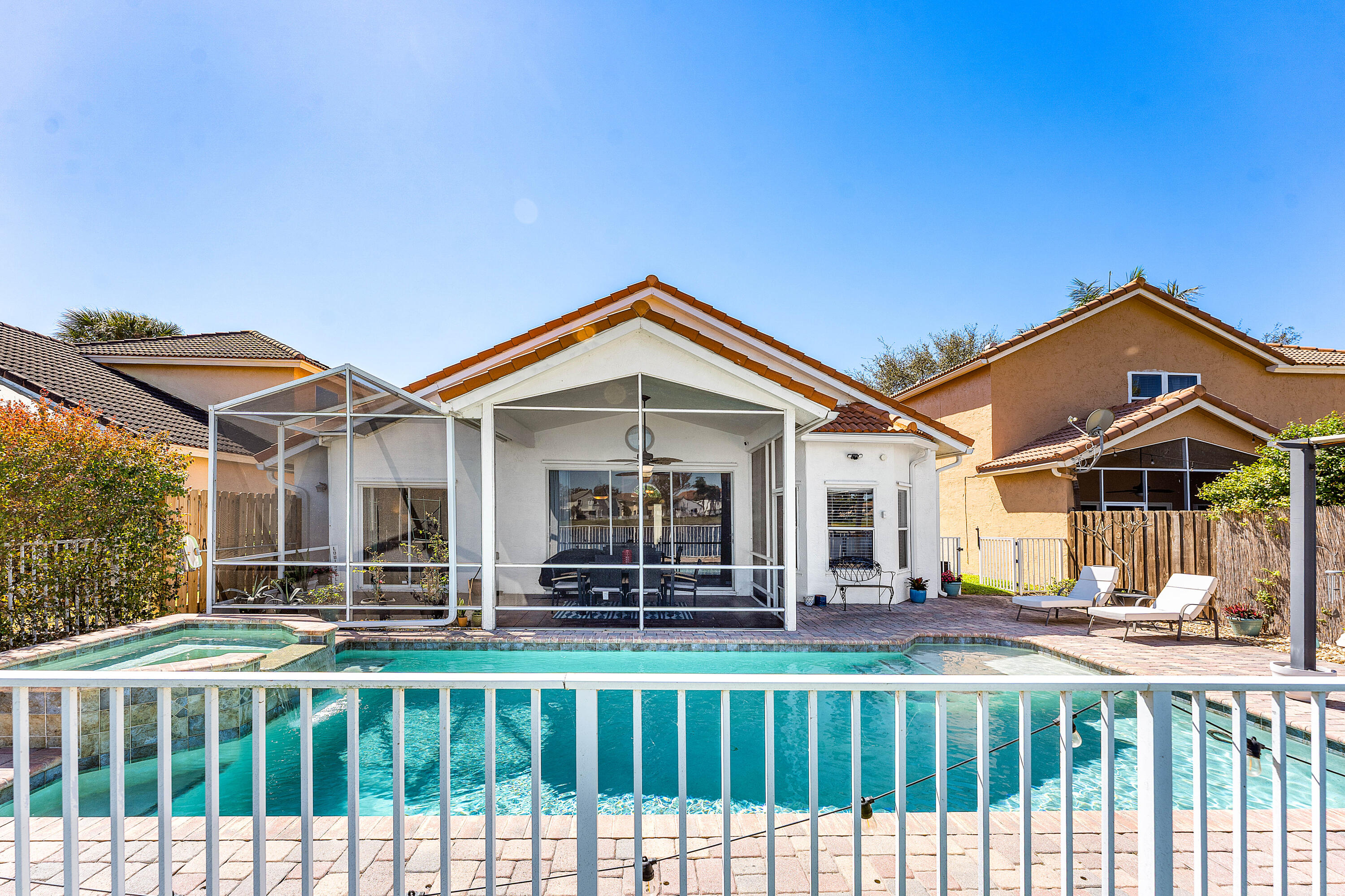 LAKE CHARLESTON TR W - Residential