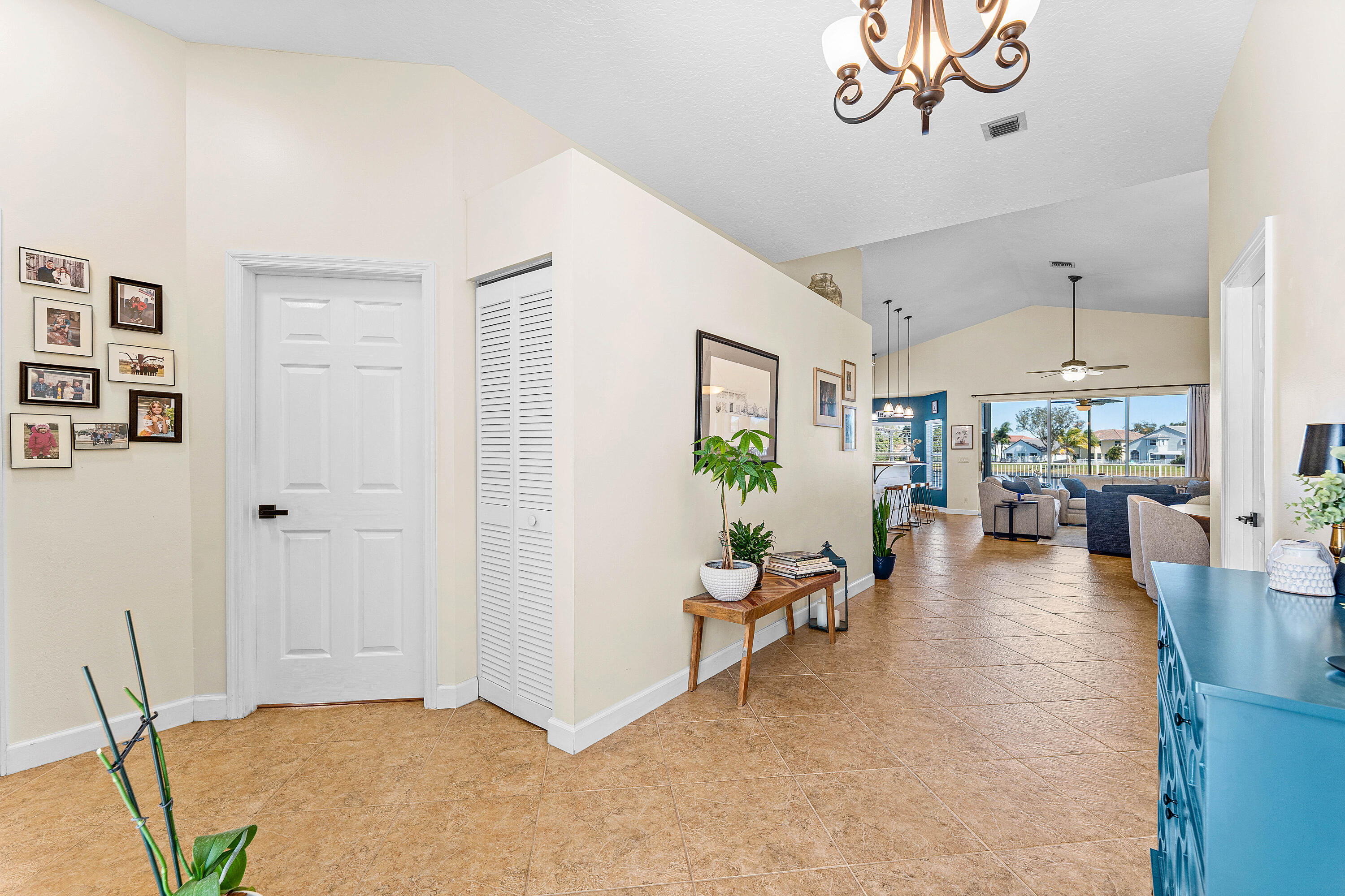 LAKE CHARLESTON TR W - Residential