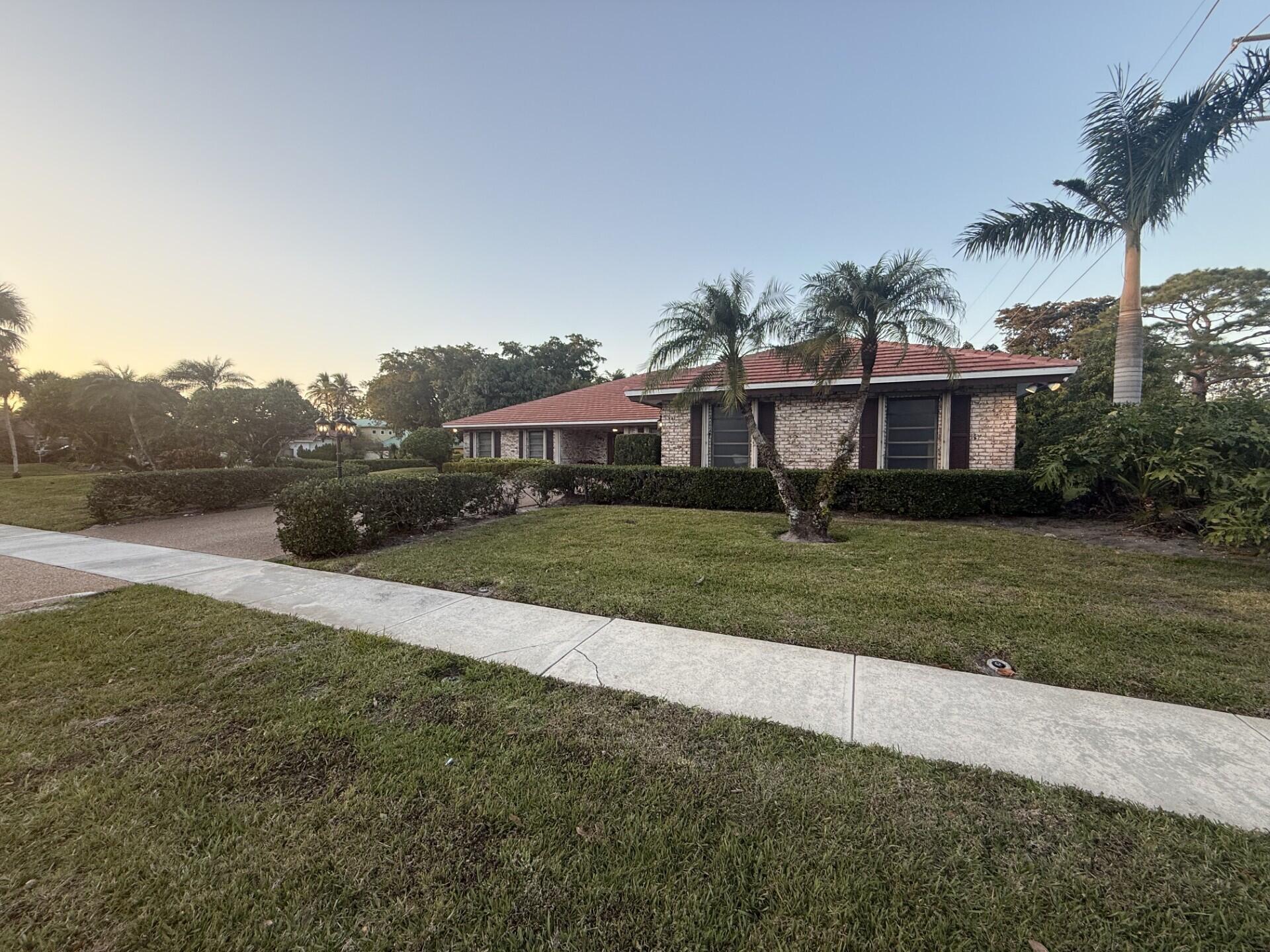 BOCA RATON BATH & TENNIS CLUB - Residential