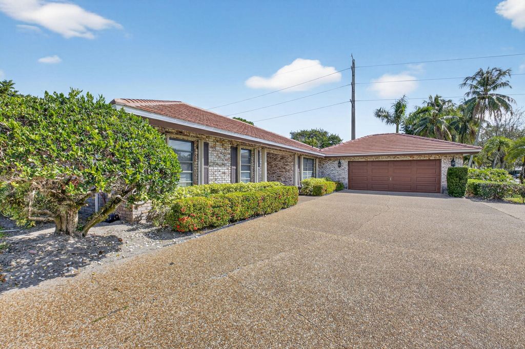 Photo of 2101 NW 25th Street, Boca Raton, FL 33431 (MLS # R11169173)