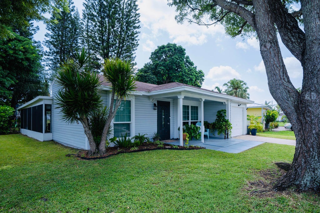Photo of 9060 CHRYSANTHEMUM Drive, Boynton Beach, FL 33472 (MLS # B26066659)