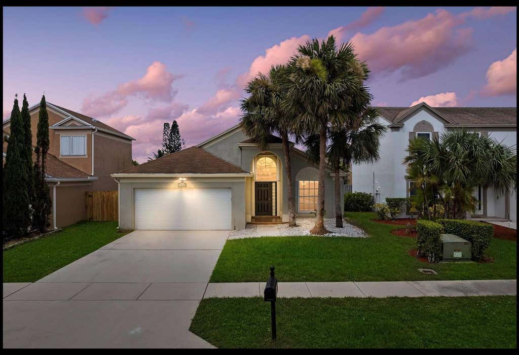 Photo of 22449 MIDDLETOWN Drive, Boca Raton, FL 33428 (MLS # B26067444)