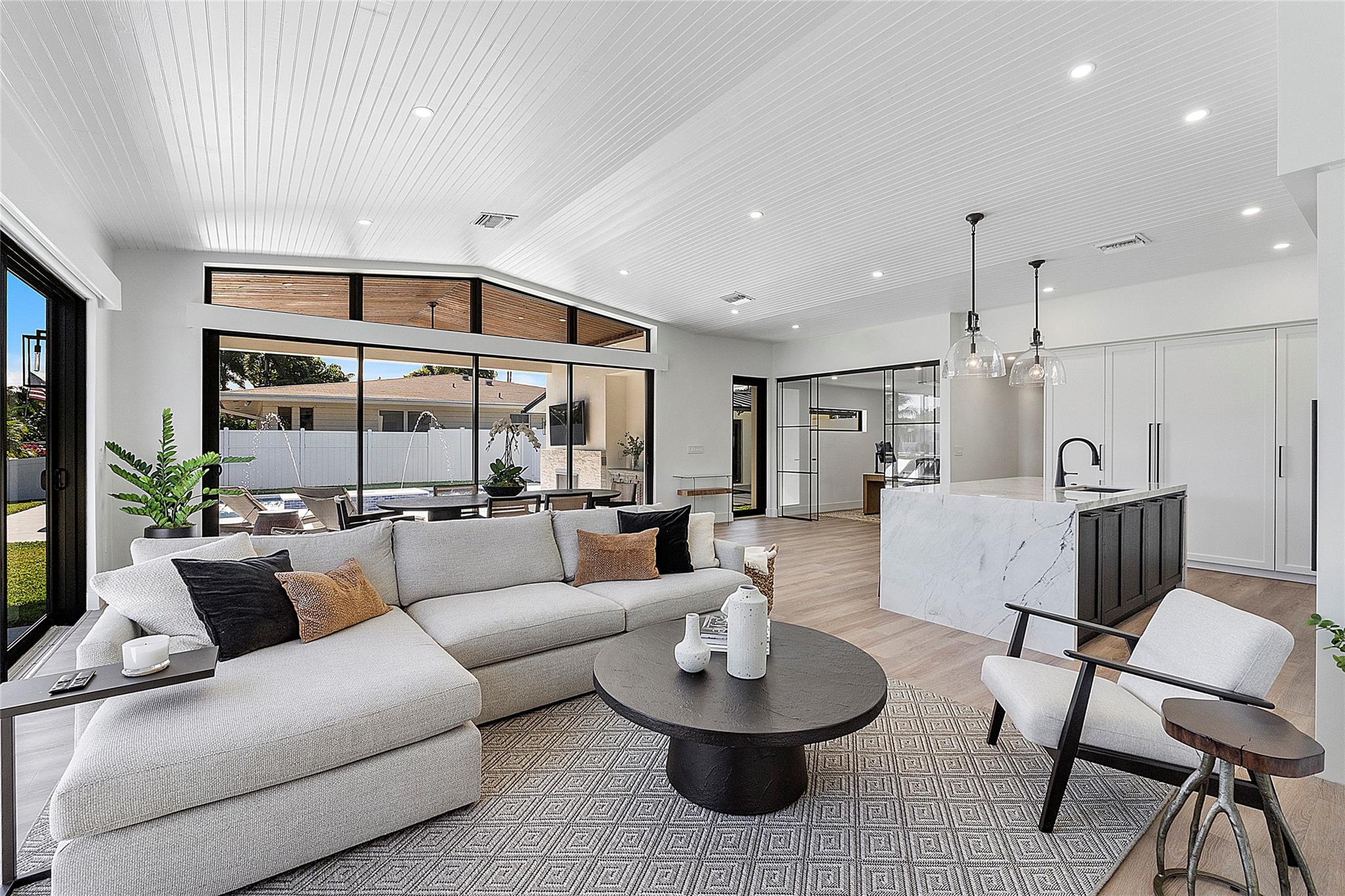 2157 Coral Gardens Dr
