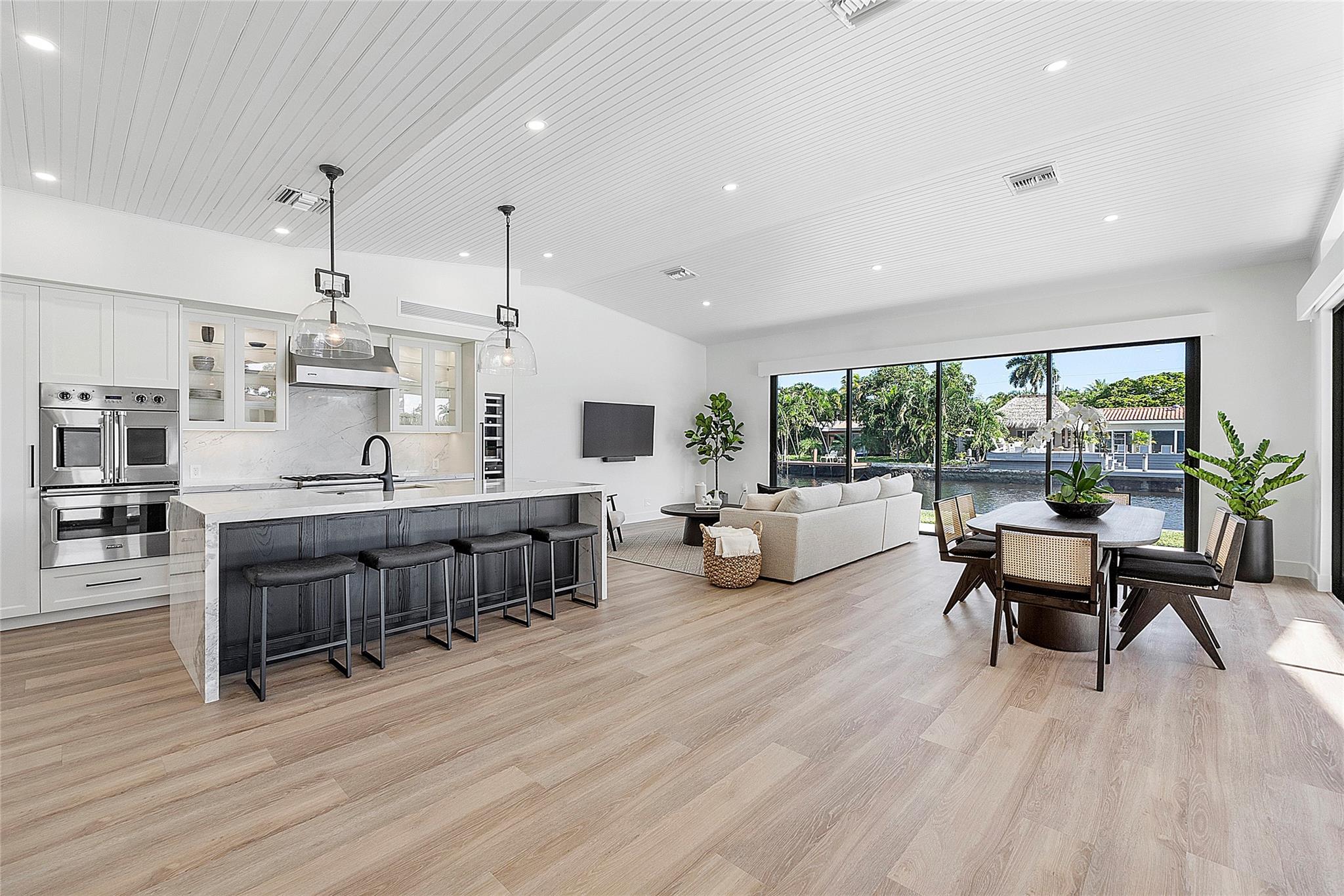 2157 Coral Gardens Dr