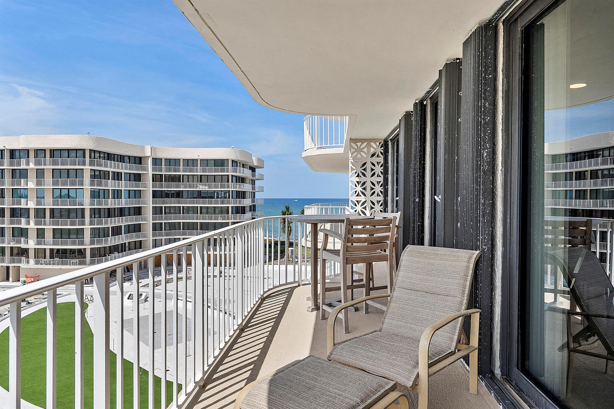 ATRIUMS OF PALM BEACH CON - Residential Lease