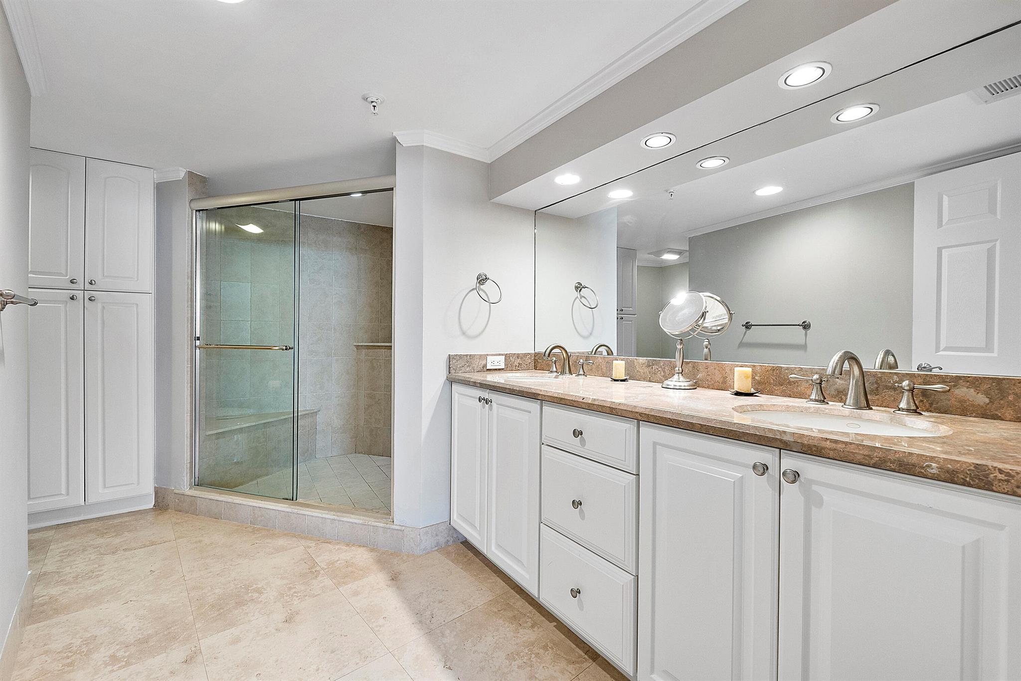 ATRIUMS OF PALM BEACH CON - Residential Lease