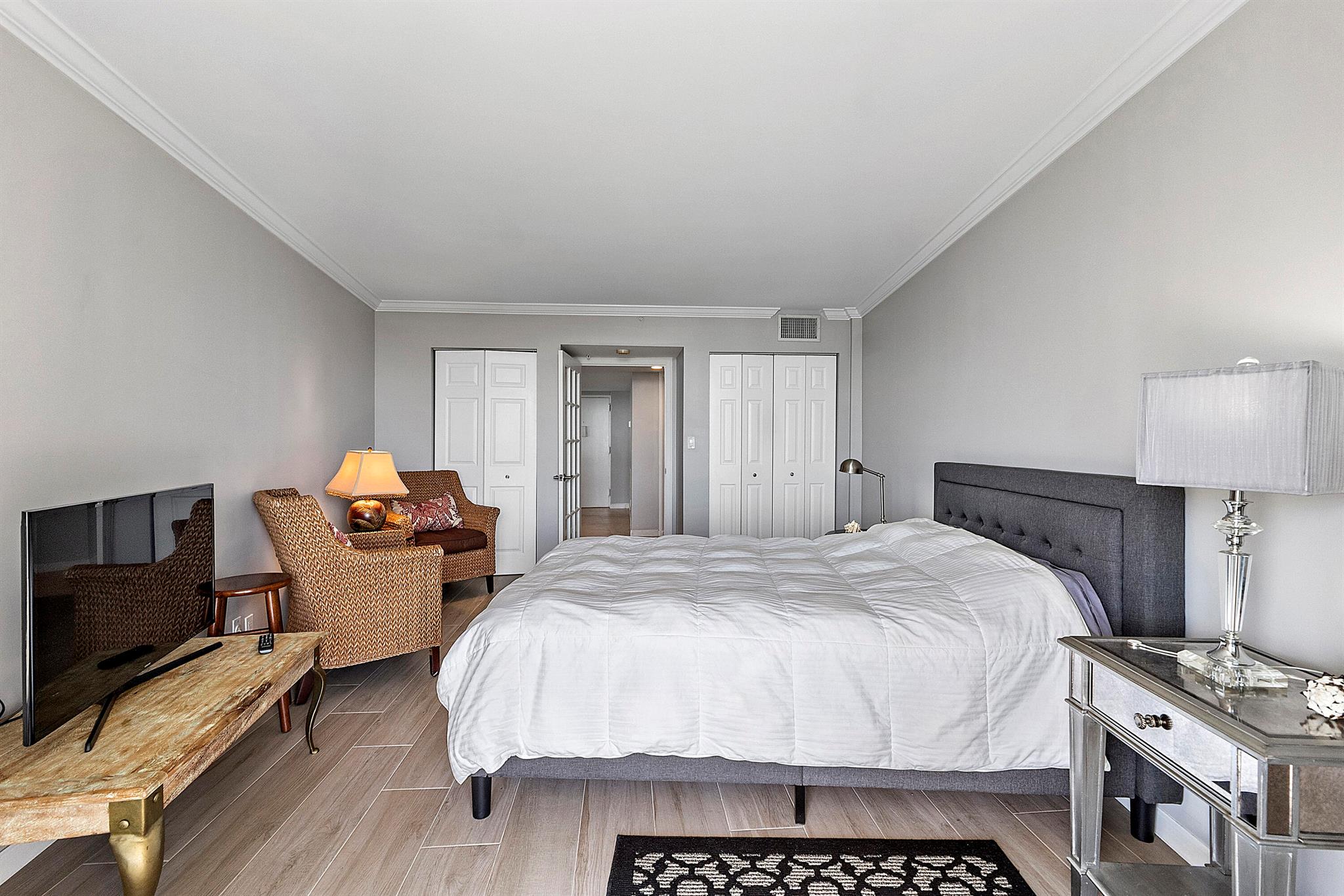 ATRIUMS OF PALM BEACH CON - Residential Lease