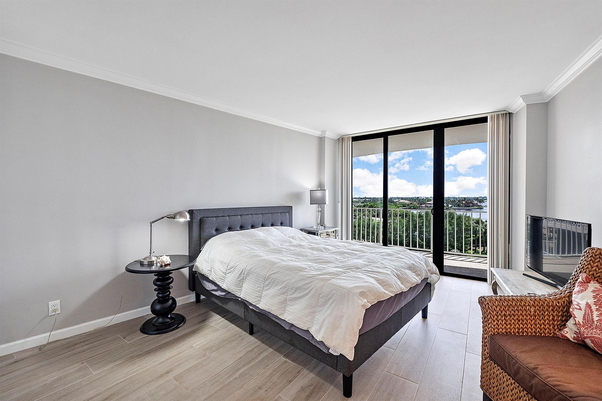 ATRIUMS OF PALM BEACH CON - Residential Lease