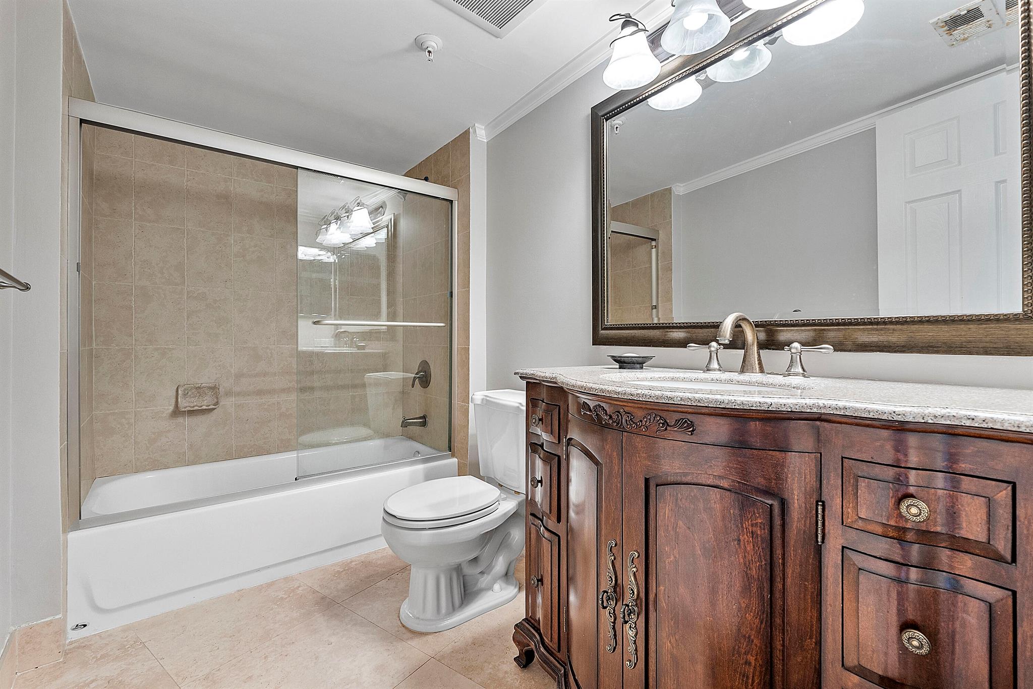 ATRIUMS OF PALM BEACH CON - Residential Lease