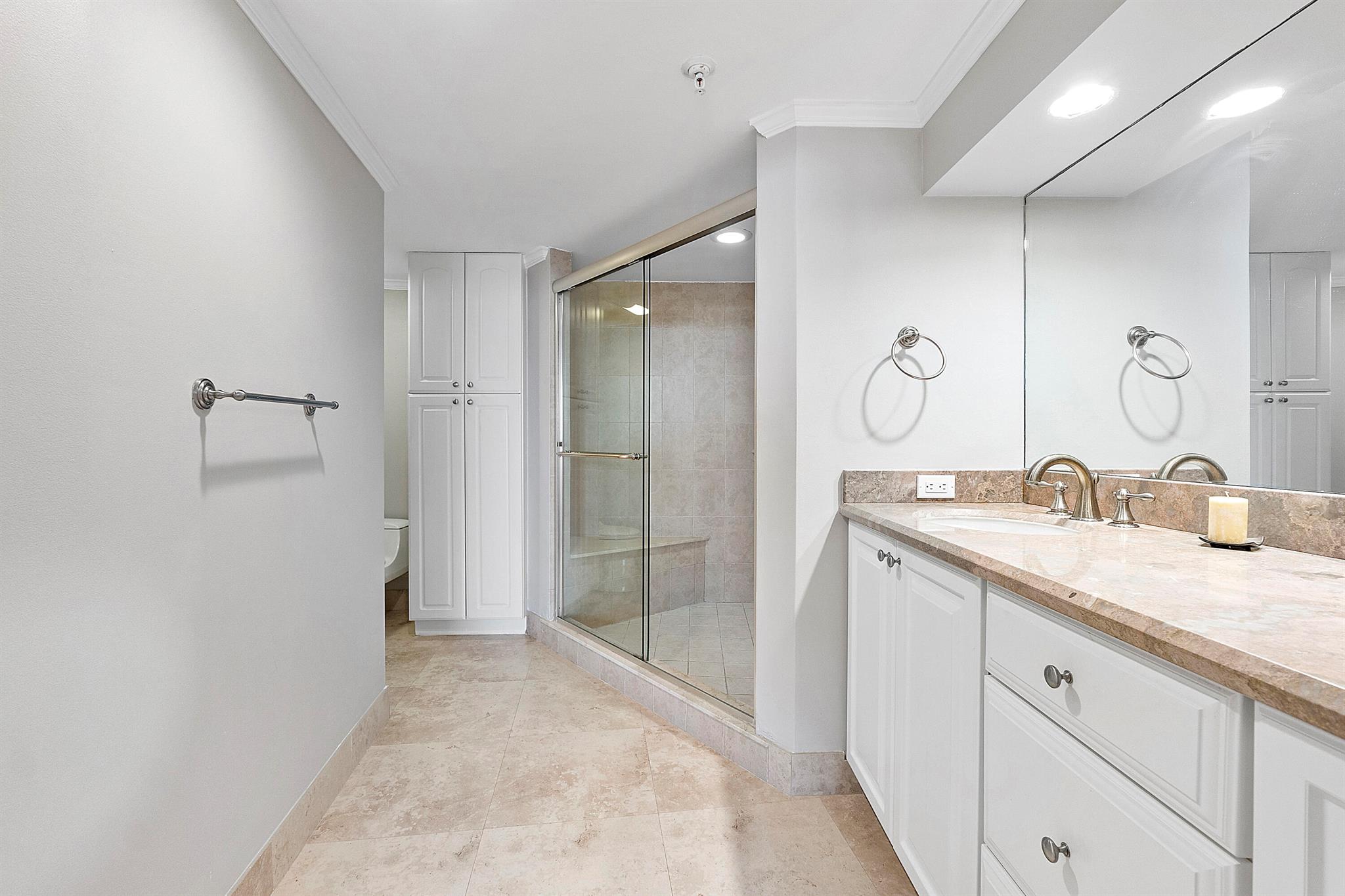 ATRIUMS OF PALM BEACH CON - Residential Lease