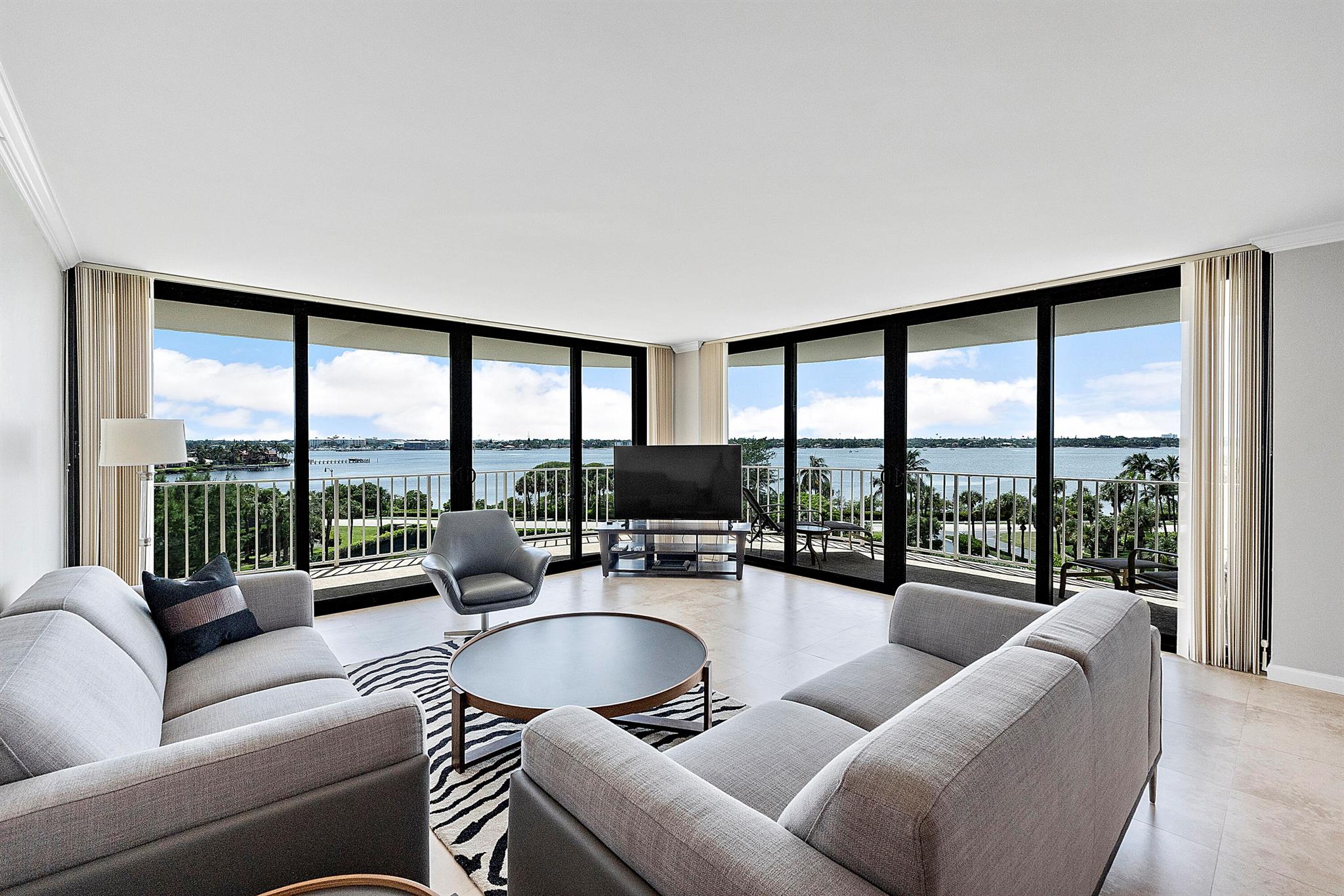 ATRIUMS OF PALM BEACH CON - Residential Lease