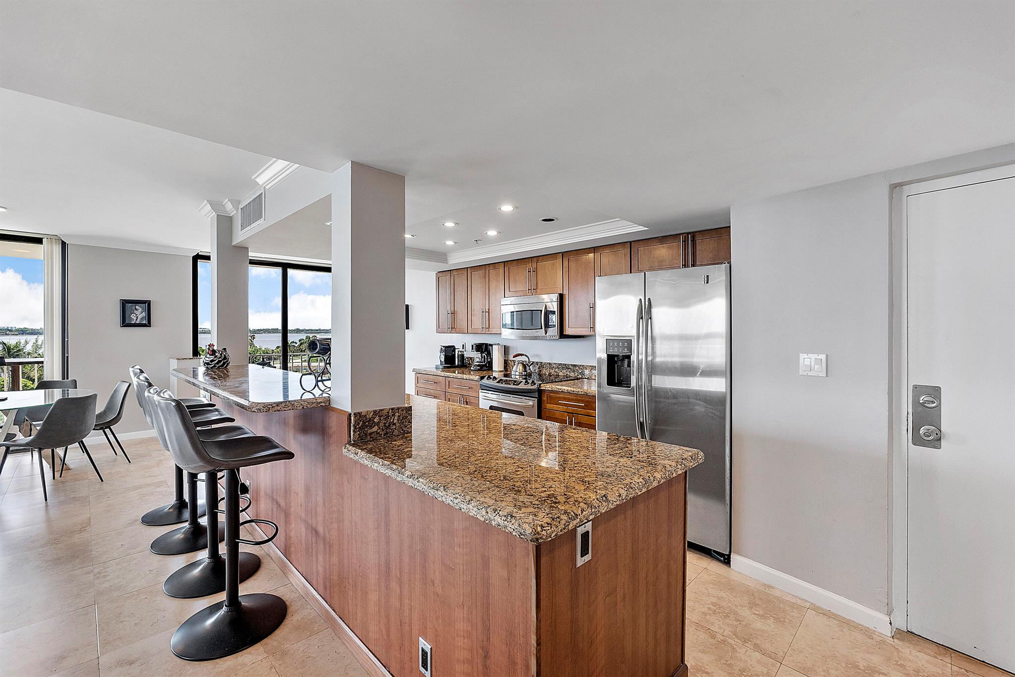 ATRIUMS OF PALM BEACH CON - Residential Lease