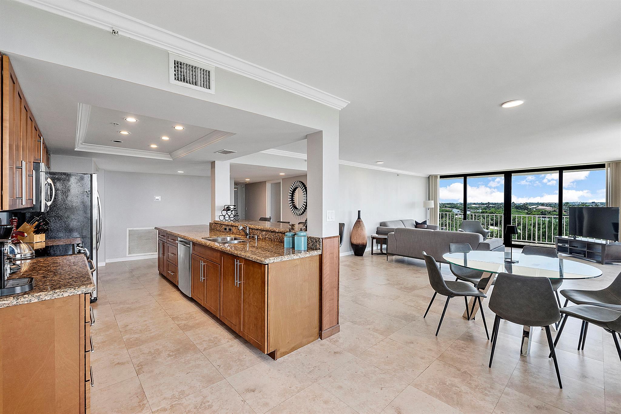 ATRIUMS OF PALM BEACH CON - Residential Lease