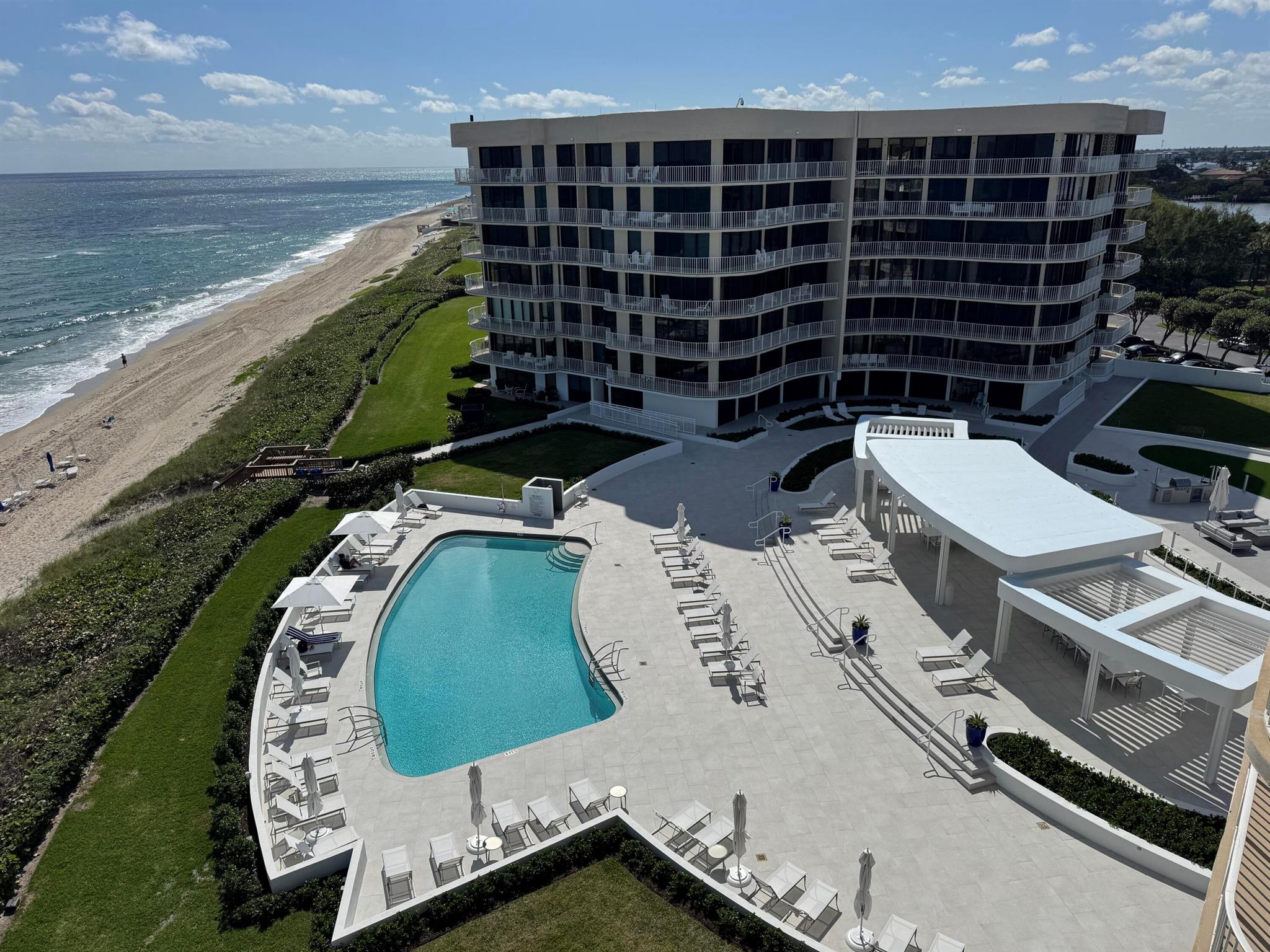 ATRIUMS OF PALM BEACH CON - Residential Lease