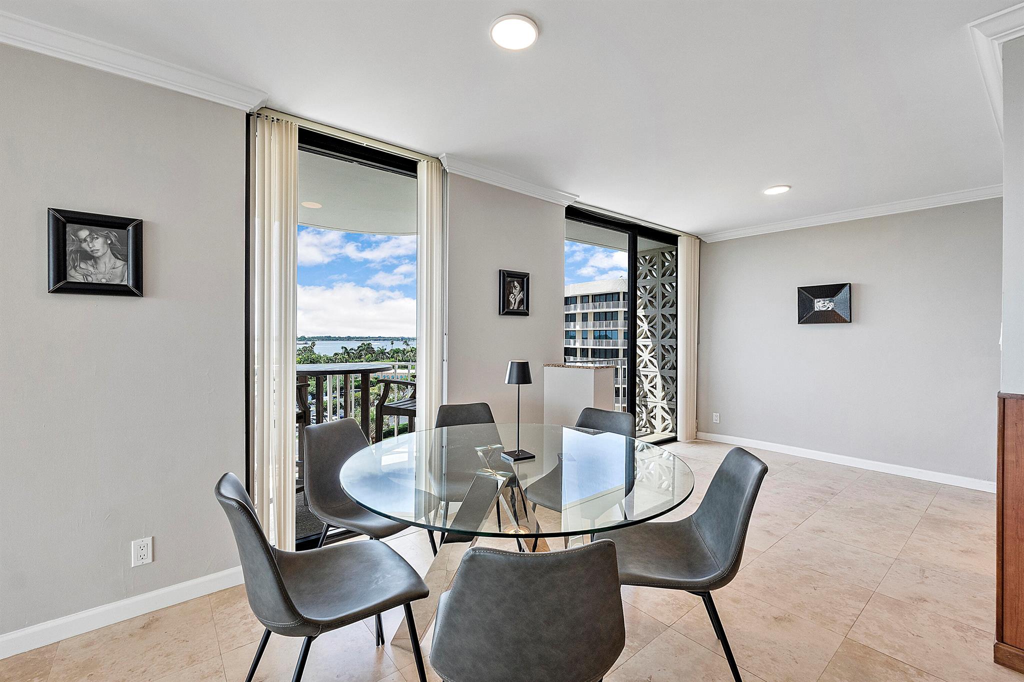 ATRIUMS OF PALM BEACH CON - Residential Lease