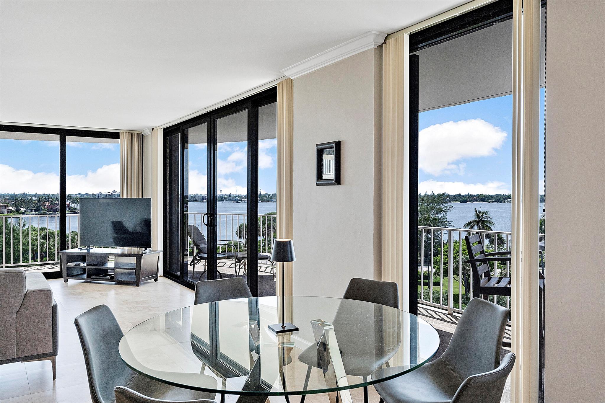 ATRIUMS OF PALM BEACH CON - Residential Lease