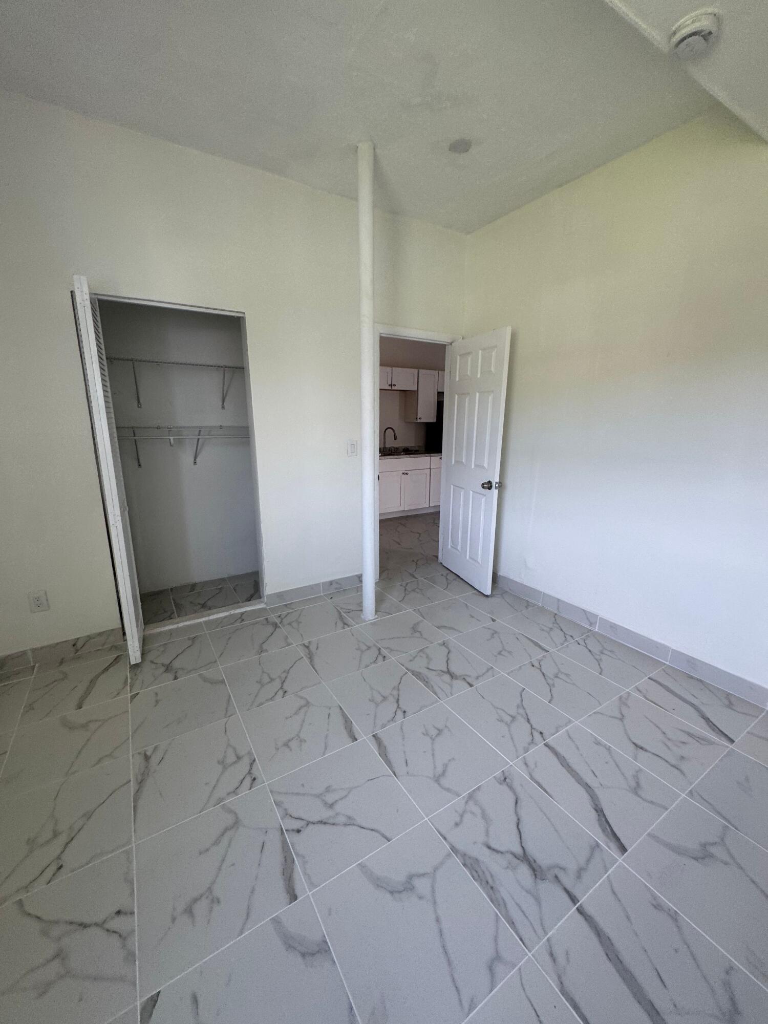BENJAMIN HOGG'S ADDITION - Residential Lease
