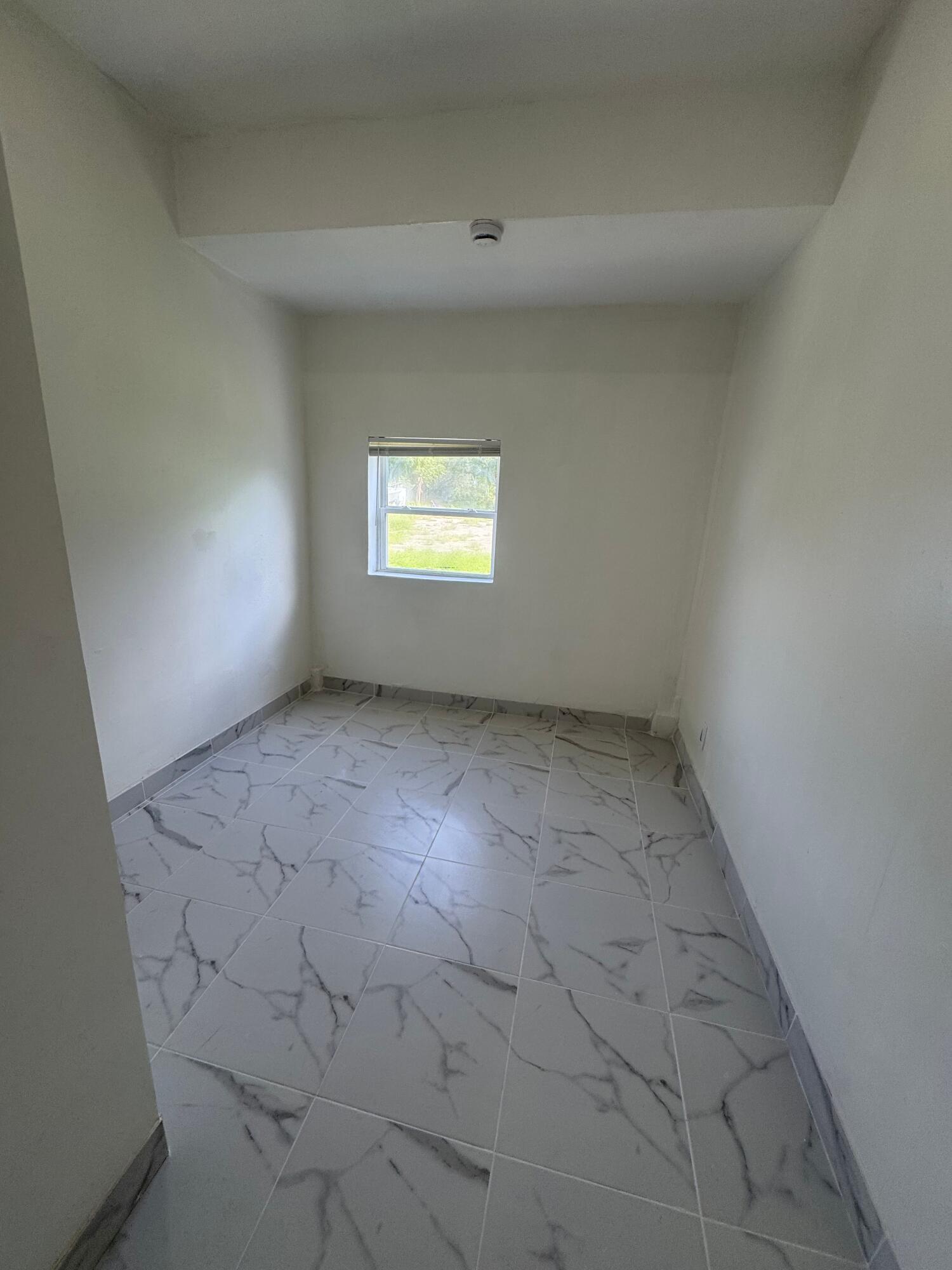 BENJAMIN HOGG'S ADDITION - Residential Lease