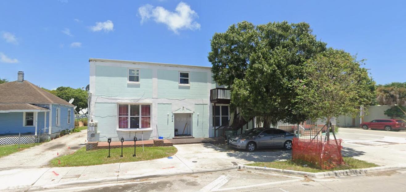 BENJAMIN HOGG'S ADDITION - Residential Lease