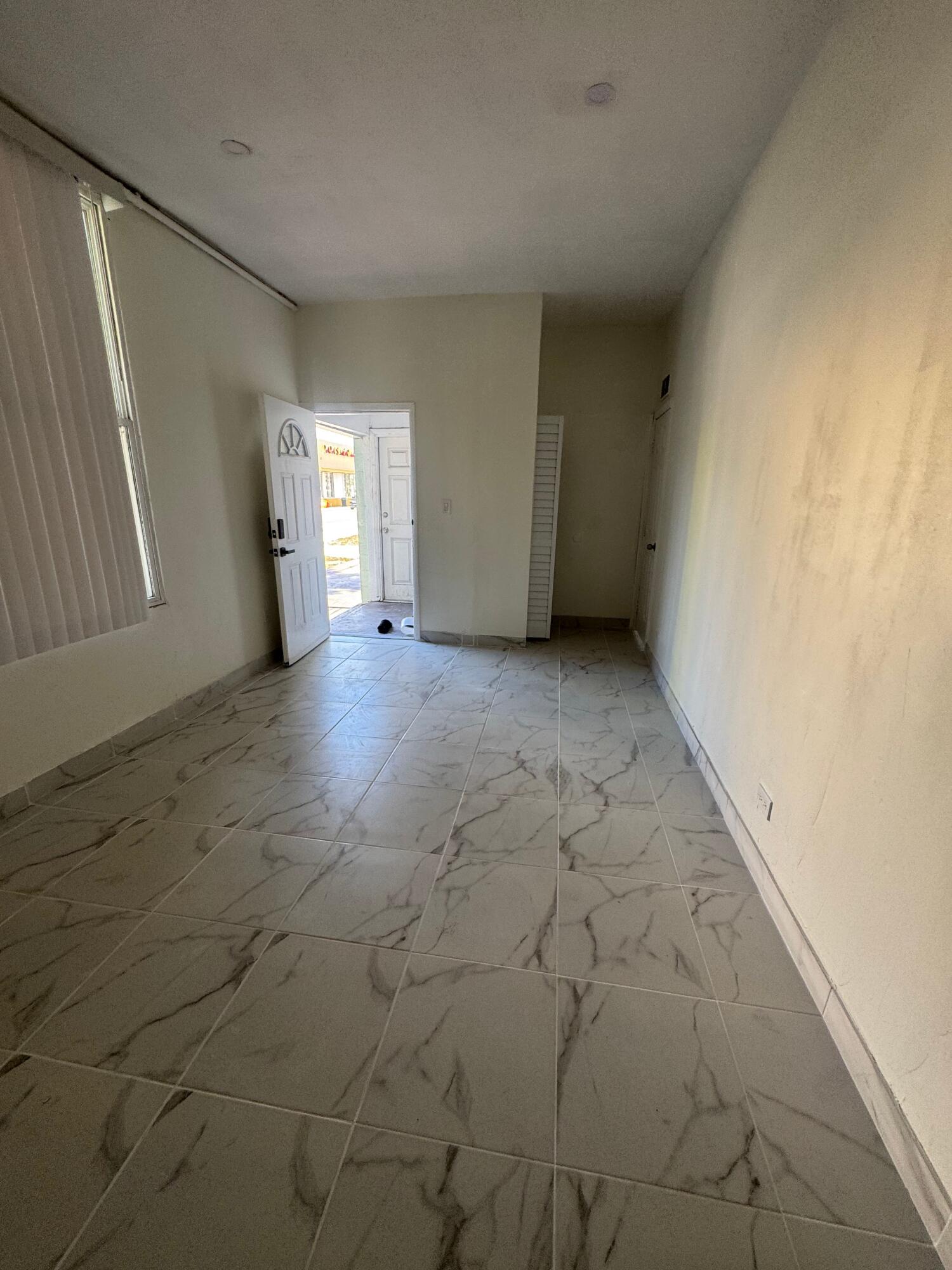 BENJAMIN HOGG'S ADDITION - Residential Lease