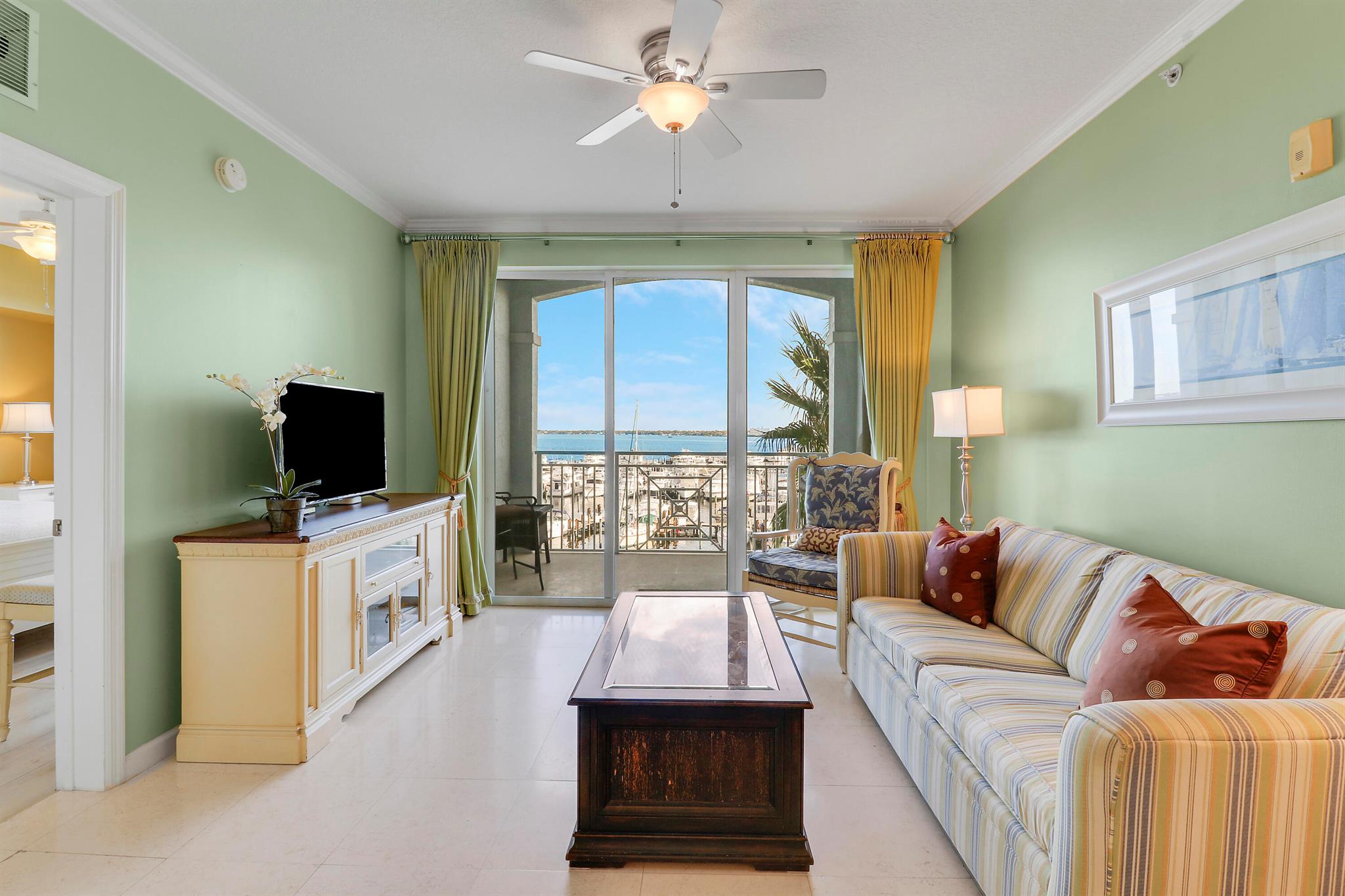 HARBORAGE YACHT - Residential