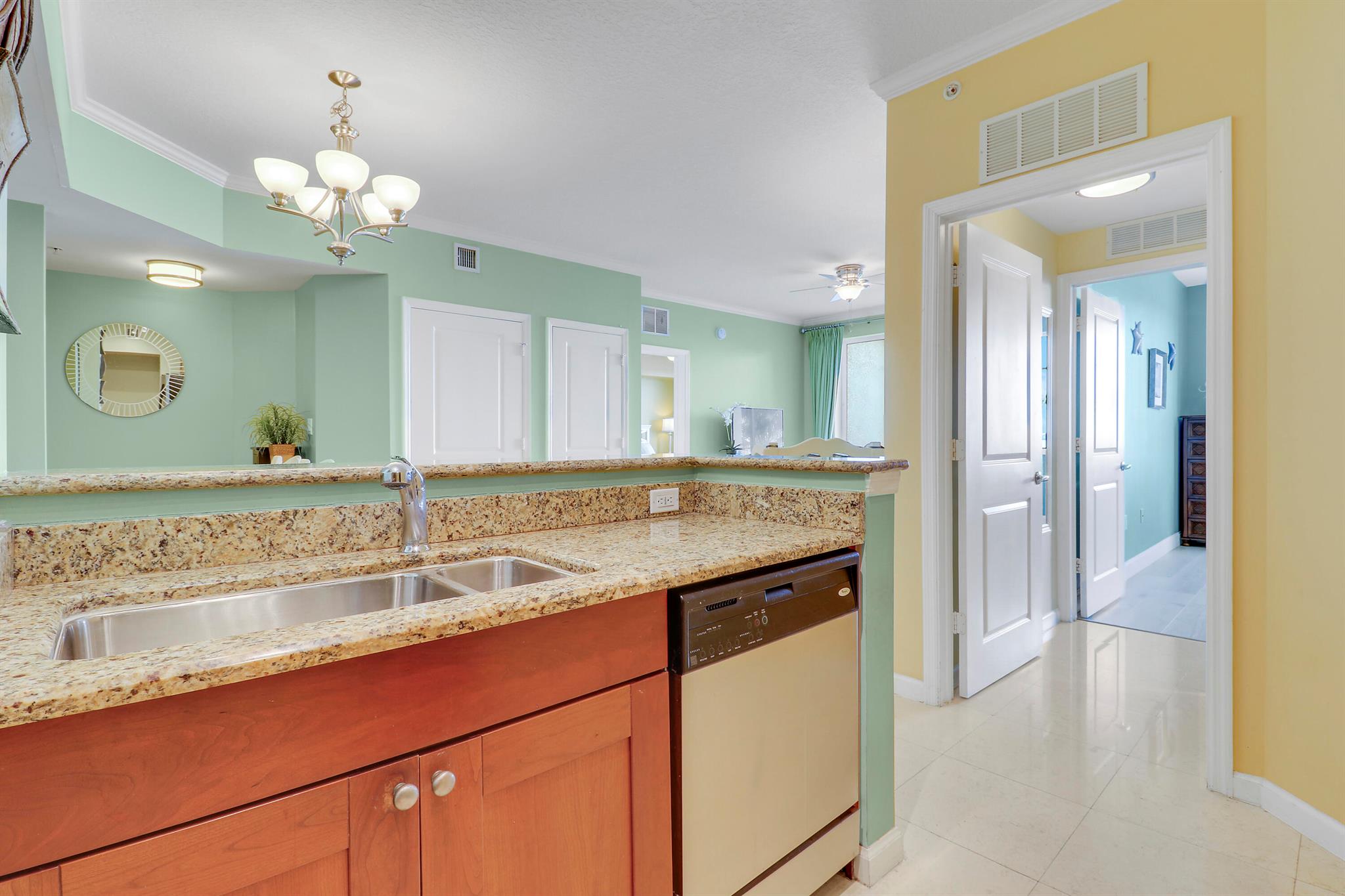 HARBORAGE YACHT - Residential