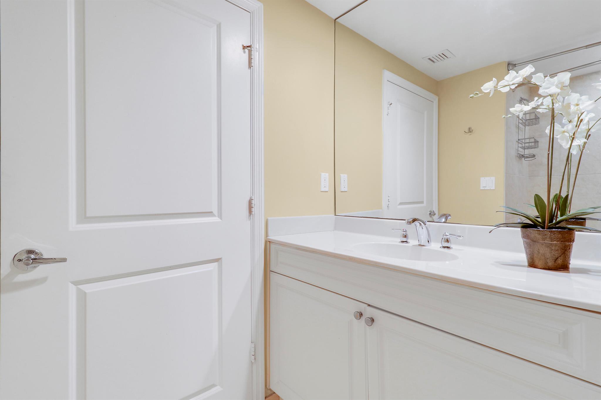 HARBORAGE YACHT - Residential