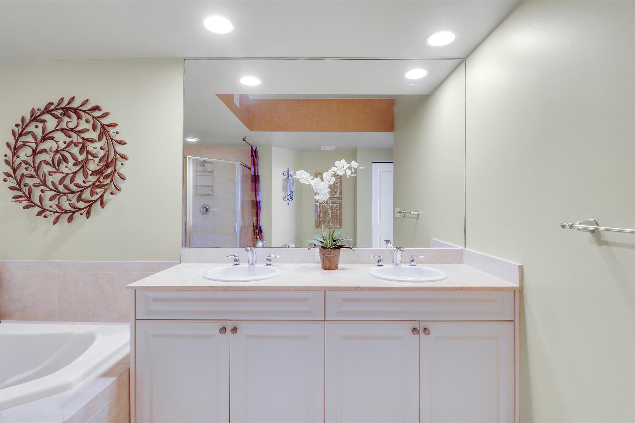 HARBORAGE YACHT - Residential