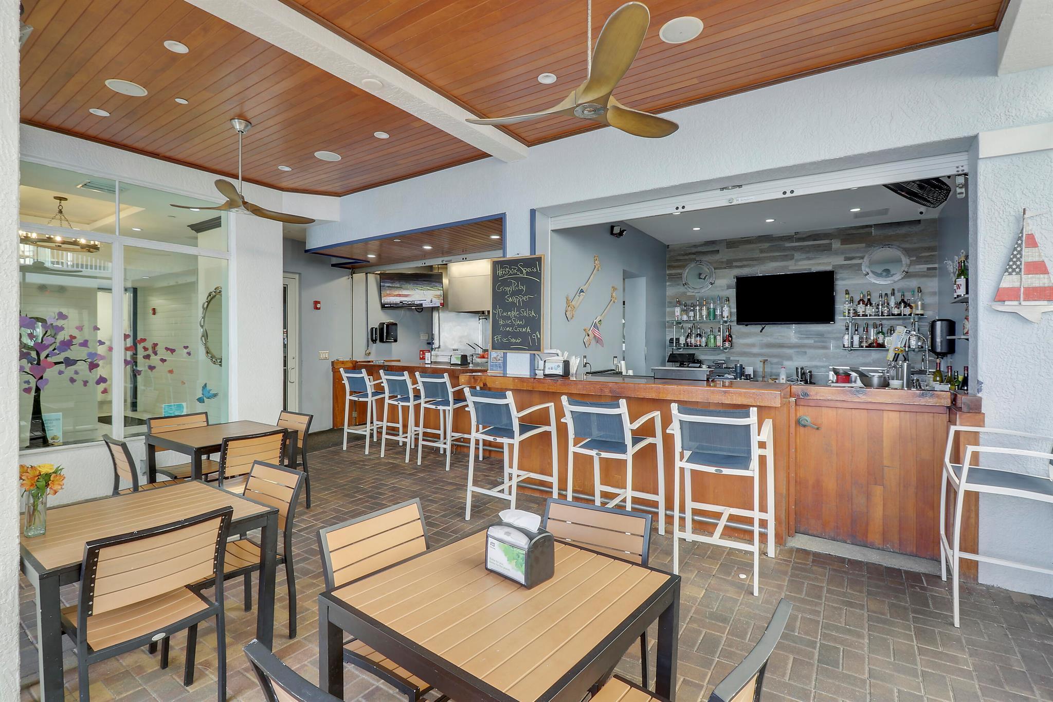 HARBORAGE YACHT - Residential