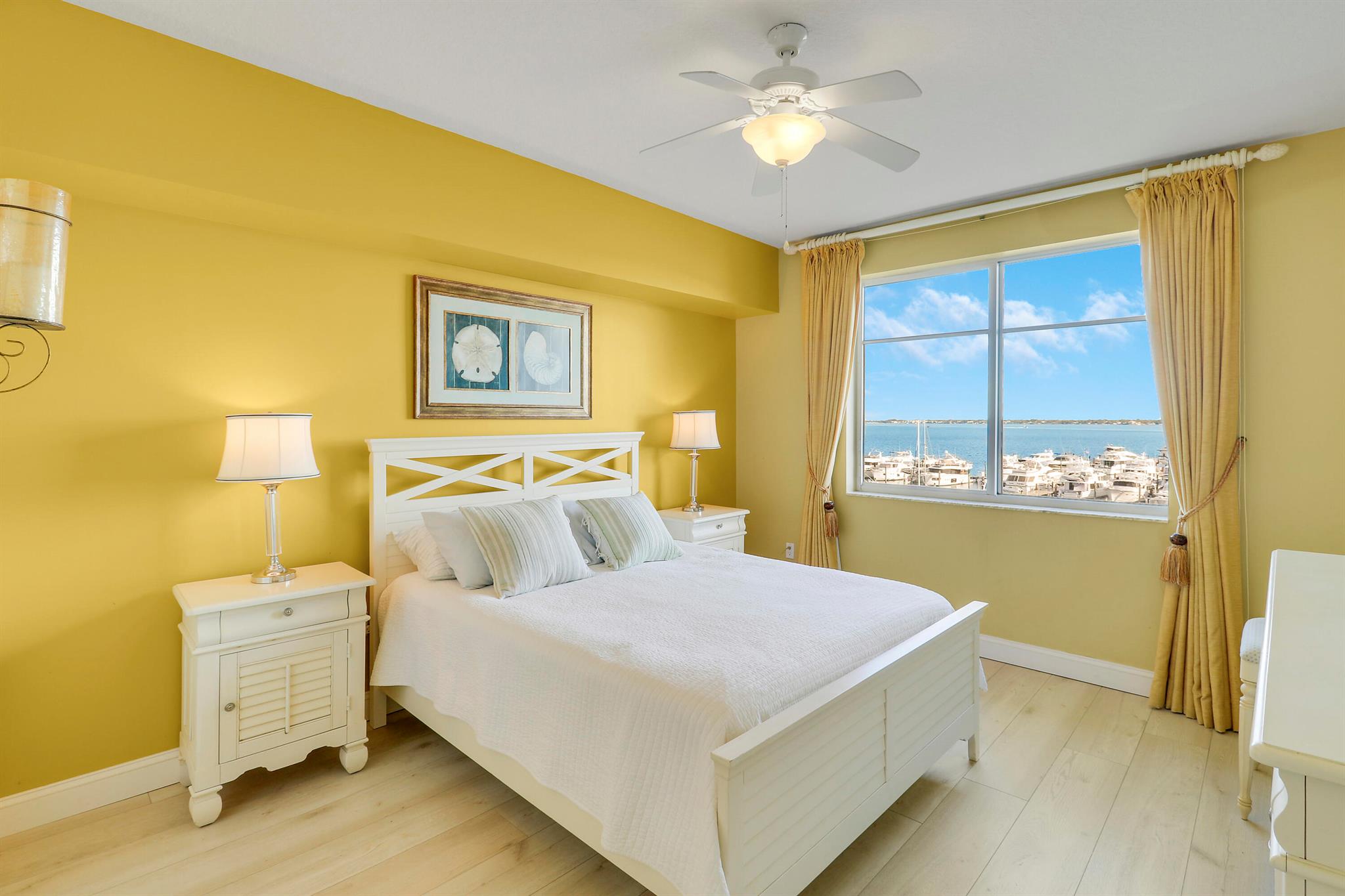 HARBORAGE YACHT - Residential