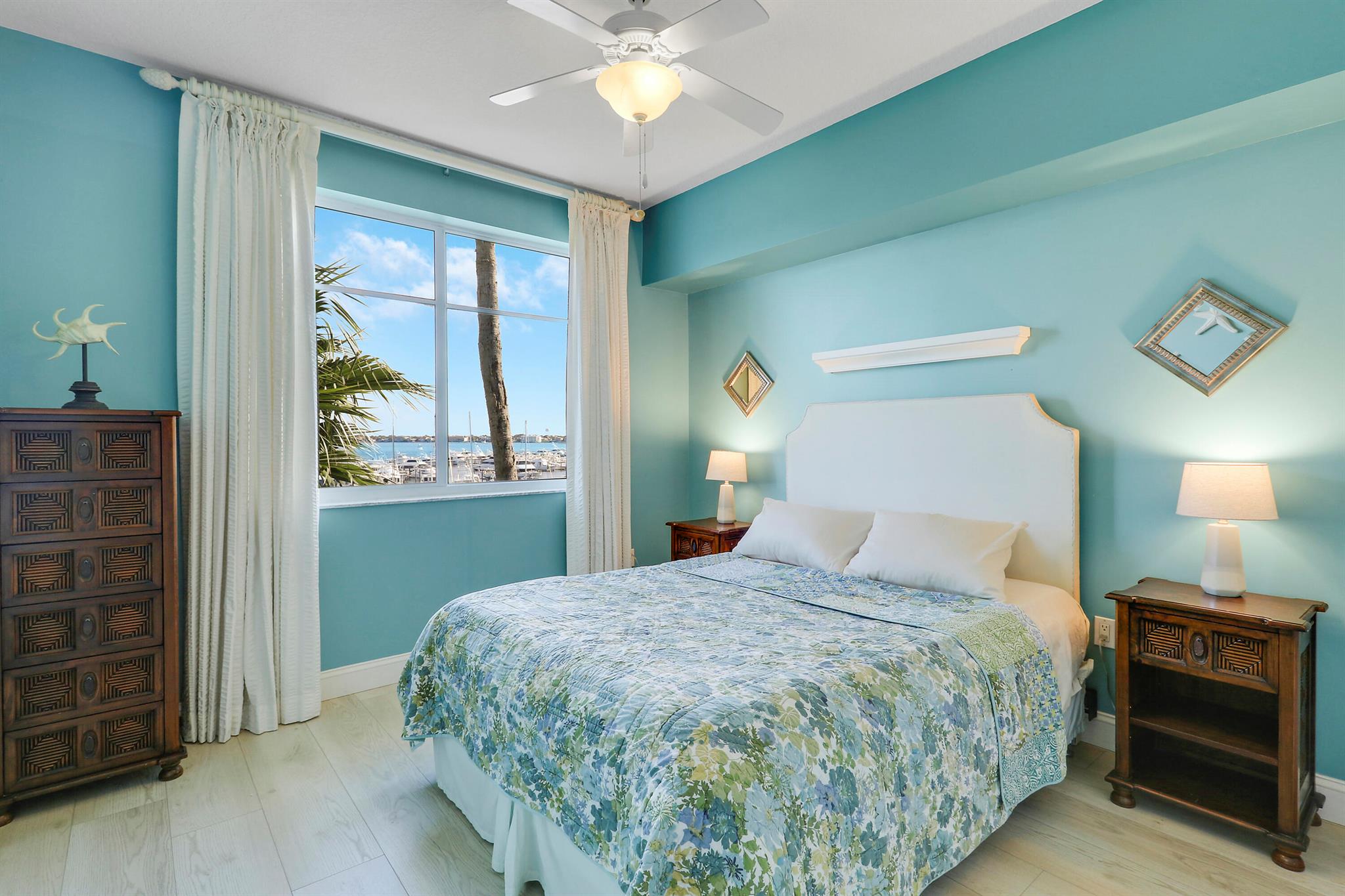 HARBORAGE YACHT - Residential