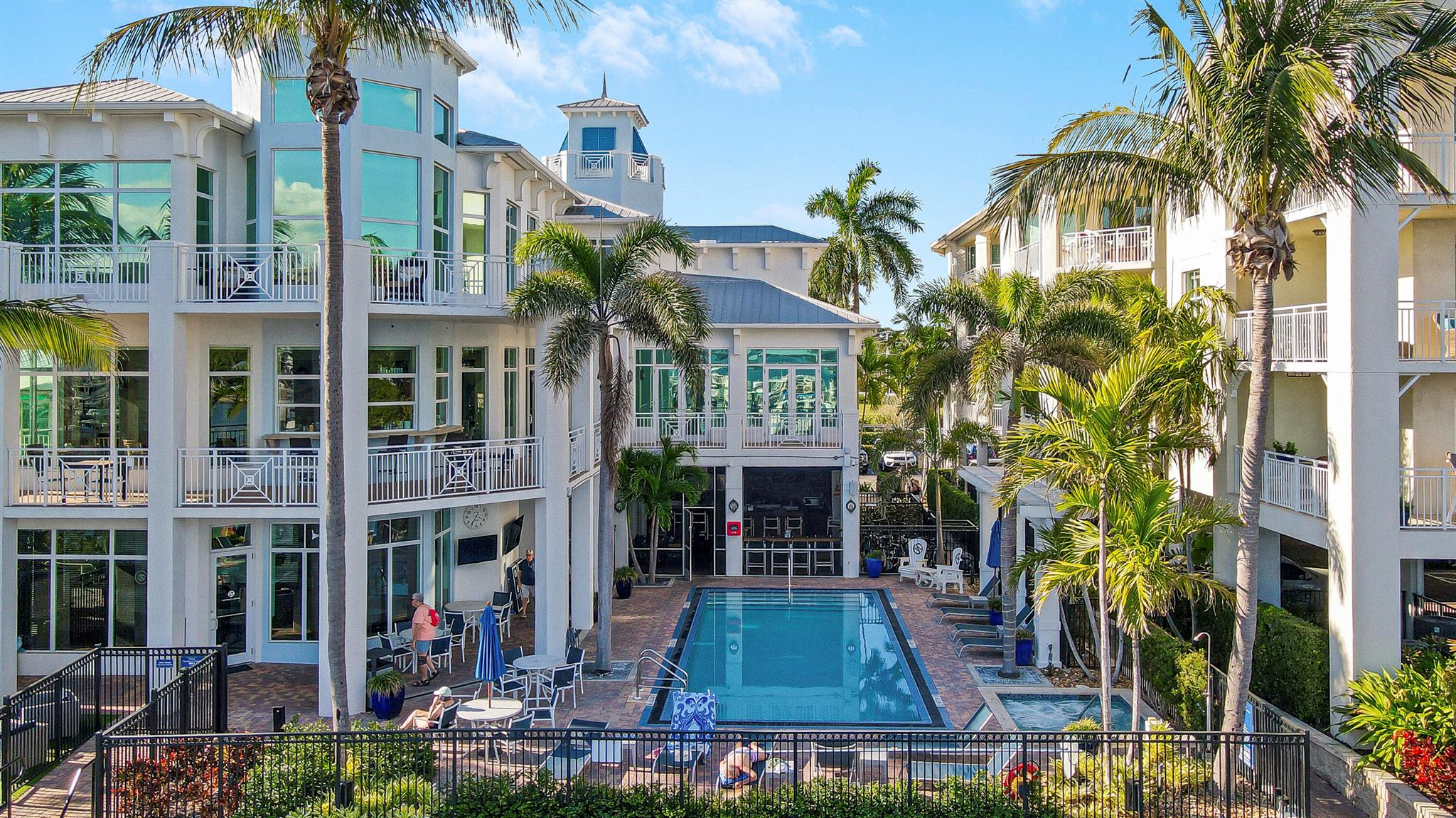 HARBORAGE YACHT - Residential