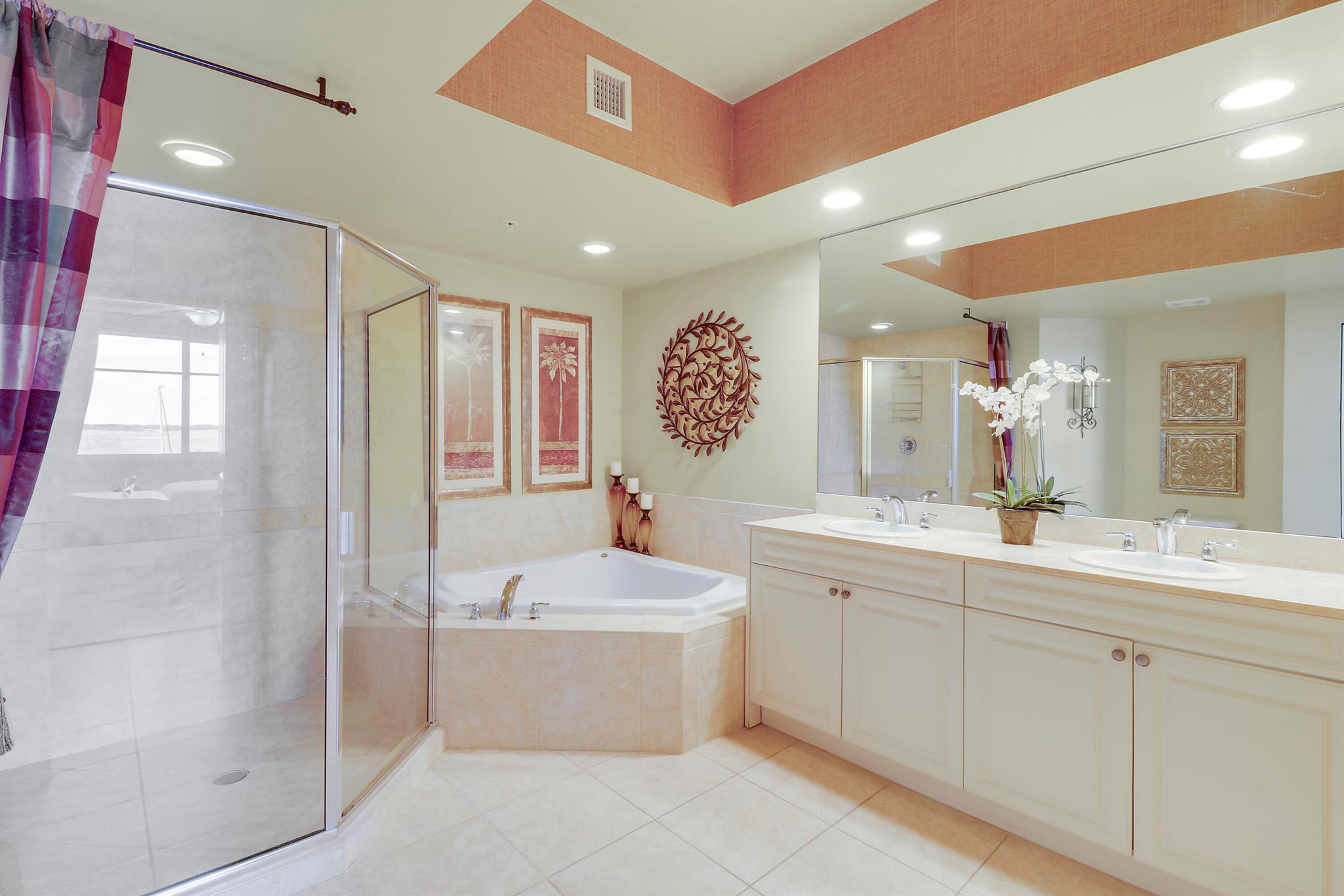 HARBORAGE YACHT - Residential