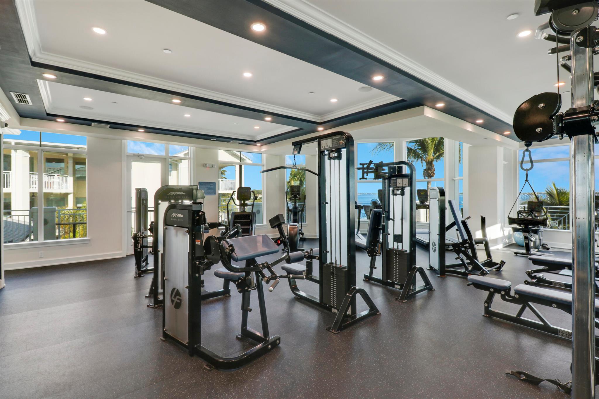 HARBORAGE YACHT - Residential