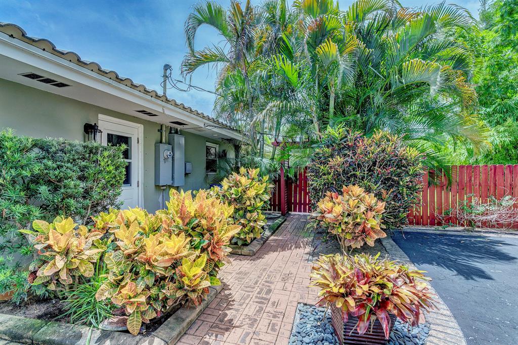 JUNO ISLES - Residential