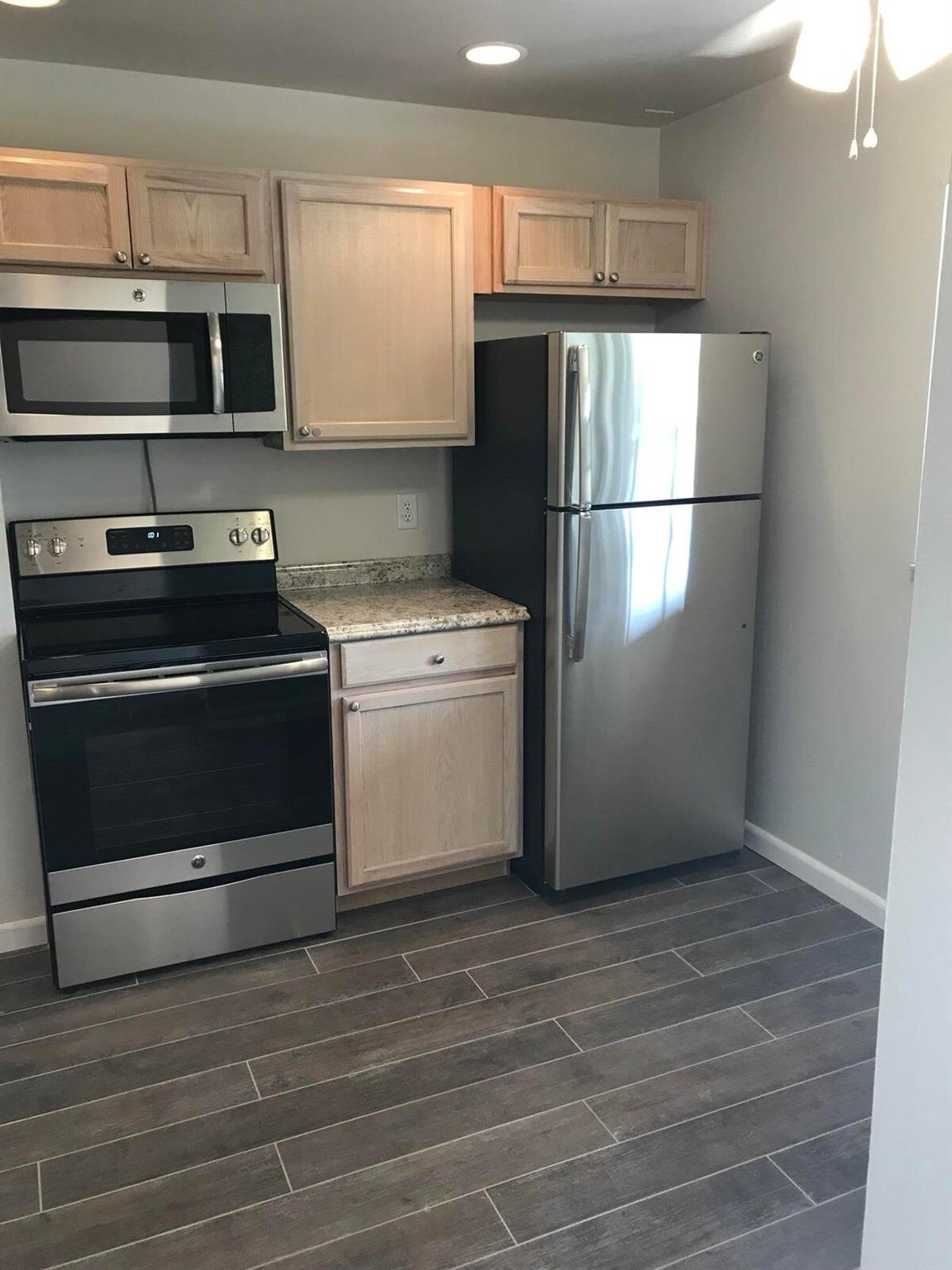 GRENADIER LAKES AT WELLEB - Residential