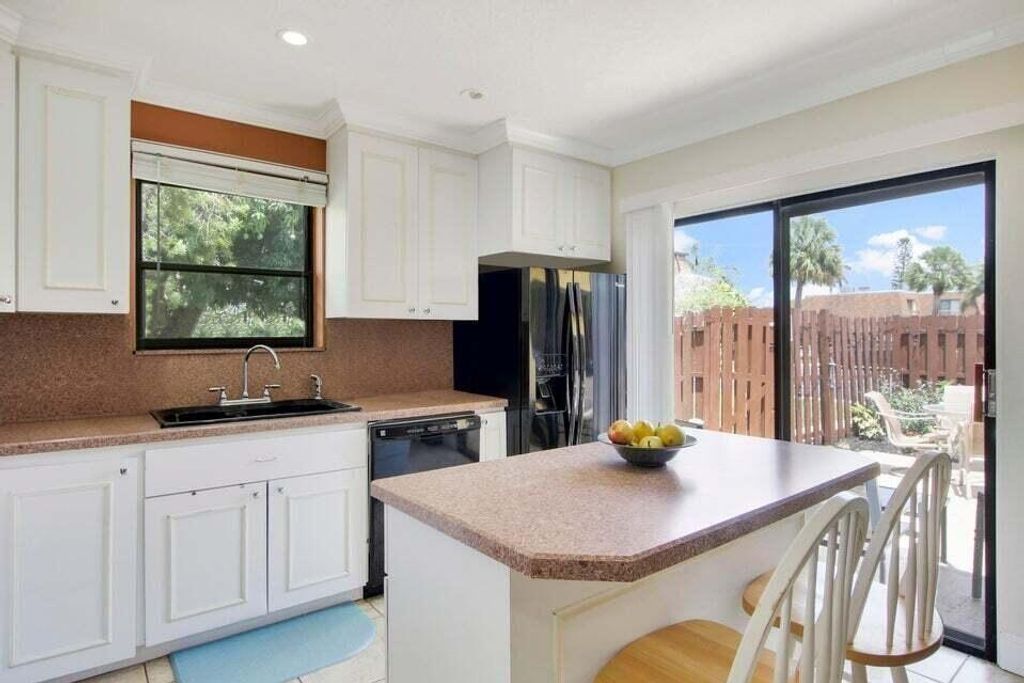 Photo of 110 N Delaware Boulevard #19a, Jupiter, FL 33458 (MLS # R10944751)