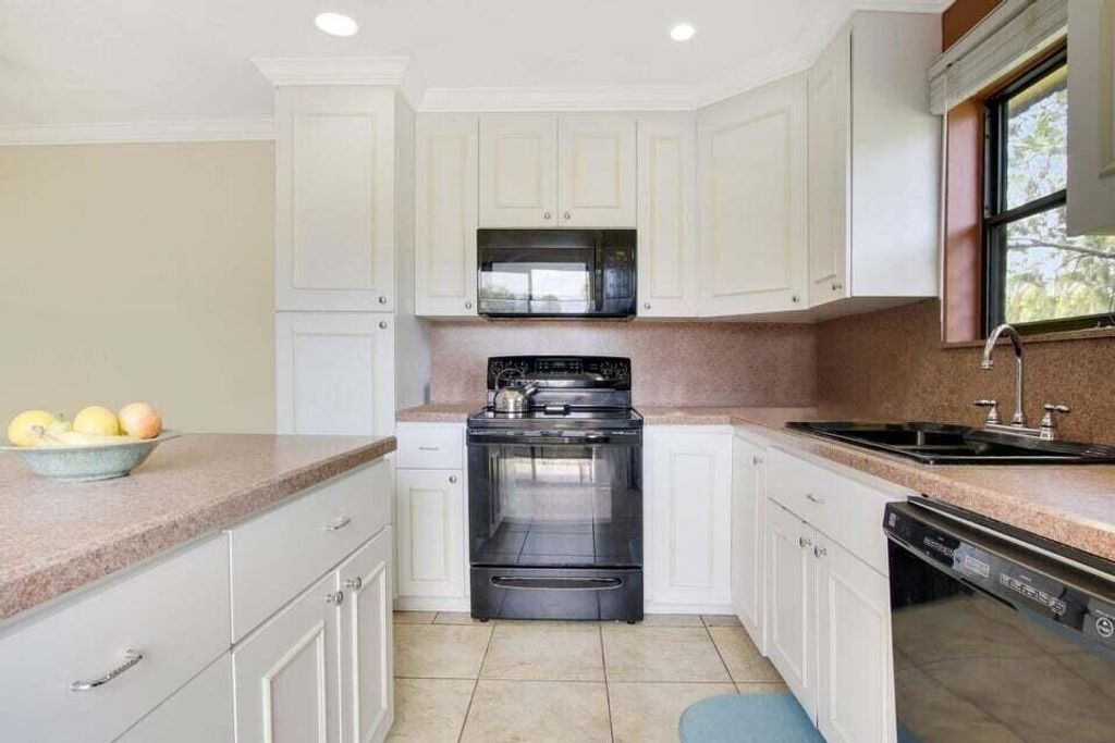 Photo of 110 N Delaware Boulevard #19a, Jupiter, FL 33458 (MLS # R10944751)