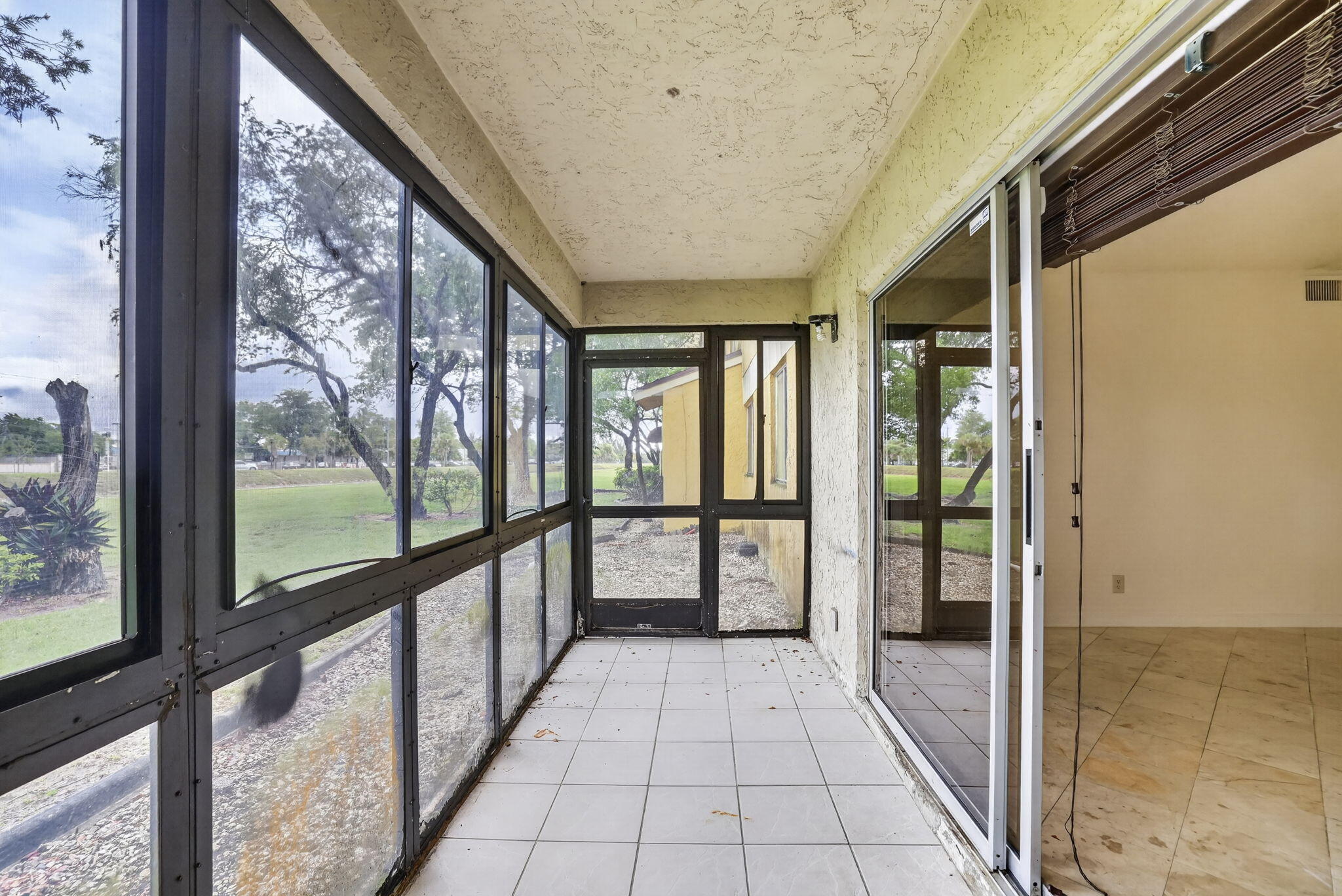 OAKLAND FOREST CLUB CONDO - Residential