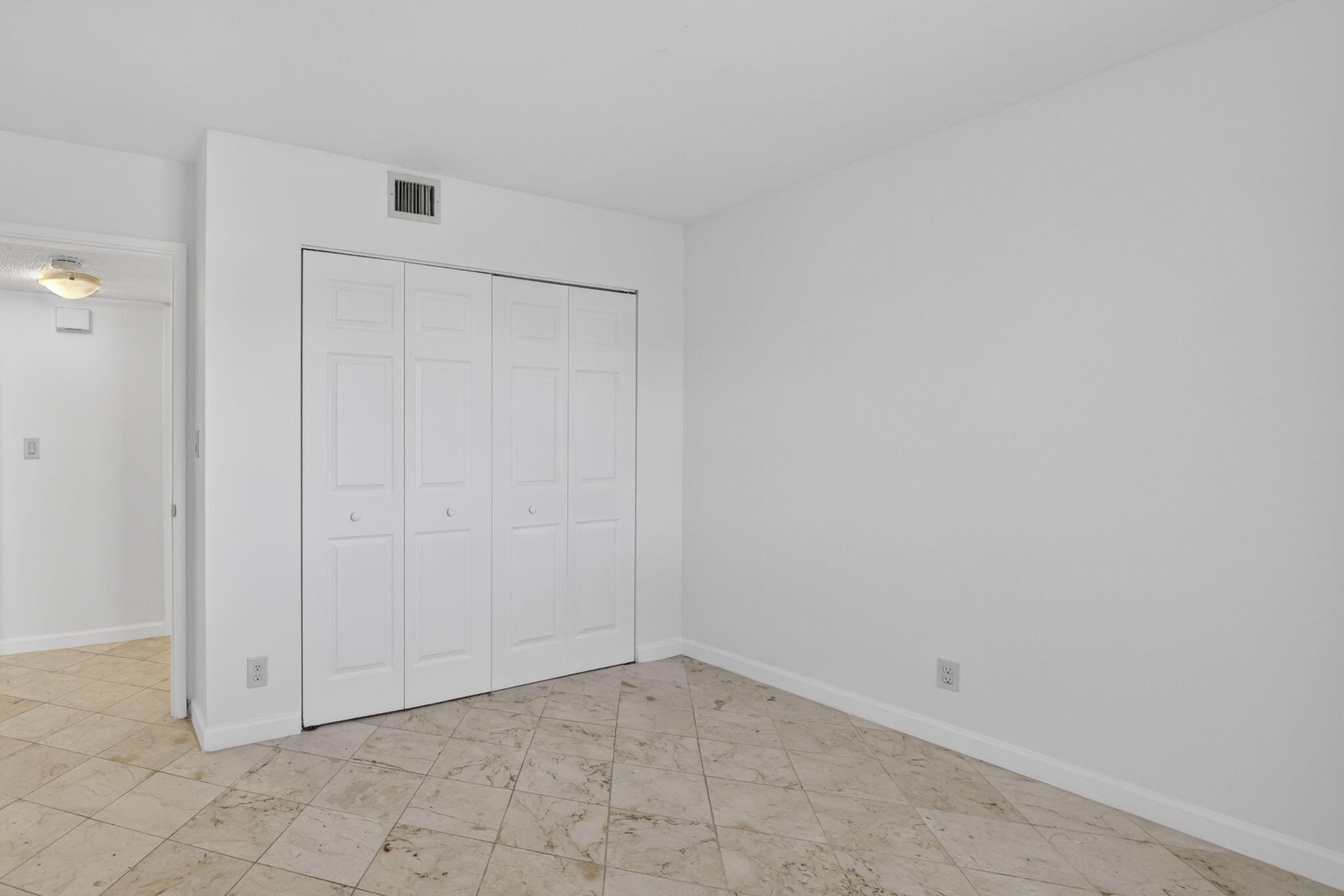 OAKLAND FOREST CLUB CONDO - Residential