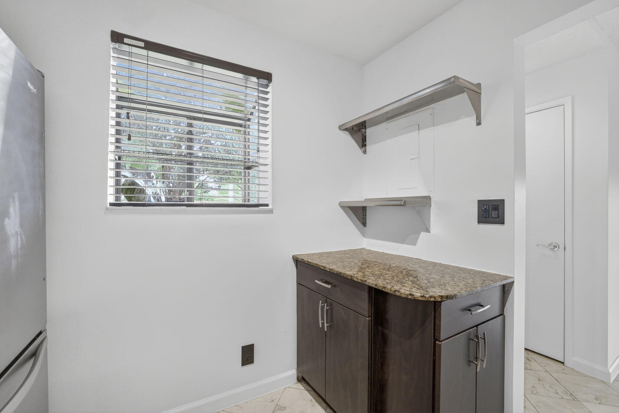 3041 N Oakland Forest Drive 103