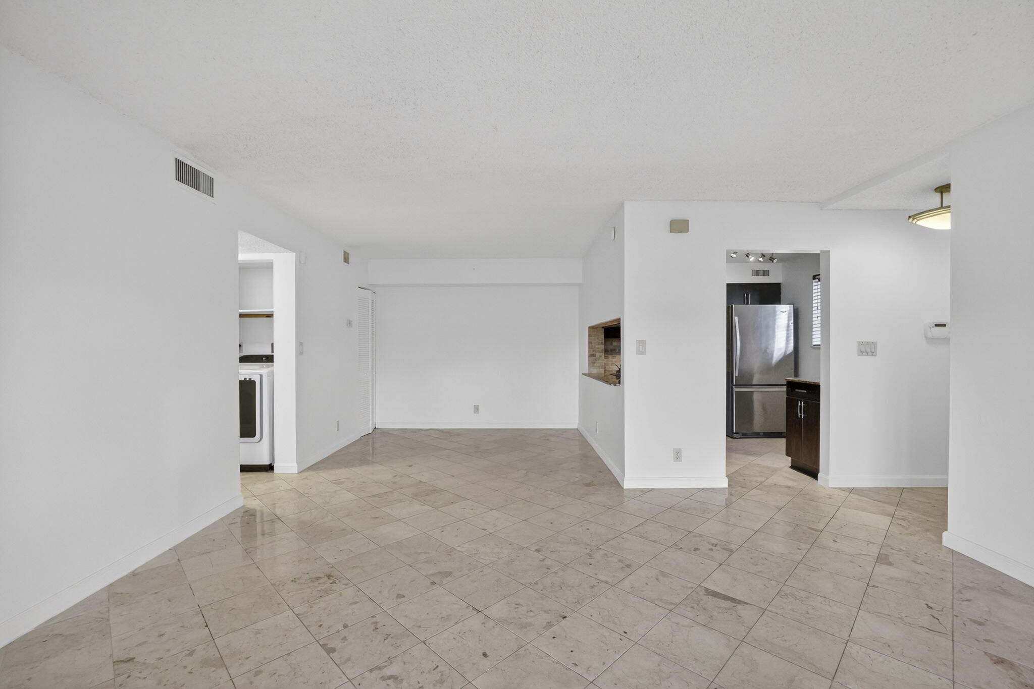 OAKLAND FOREST CLUB CONDO - Residential